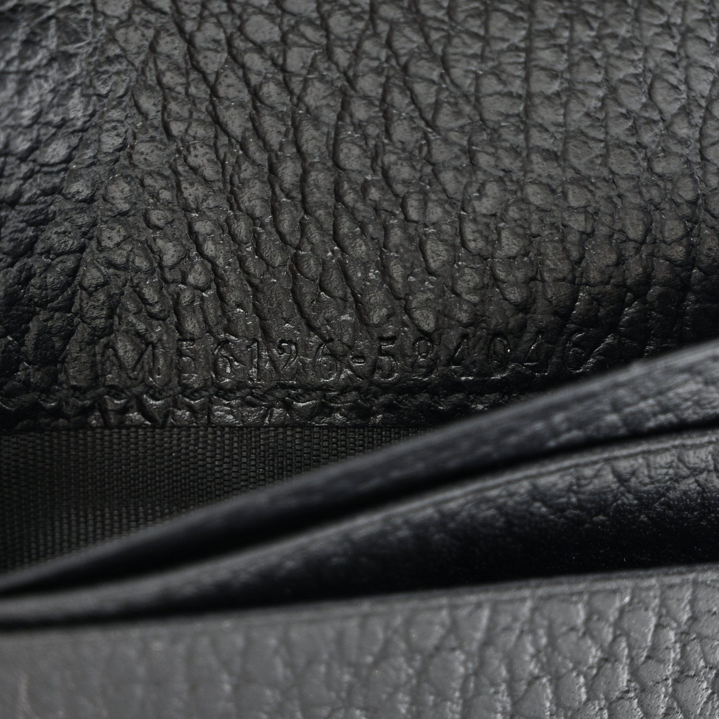 Dollar Calfskin Enamel Monochrome GG Marmont Card Case Black