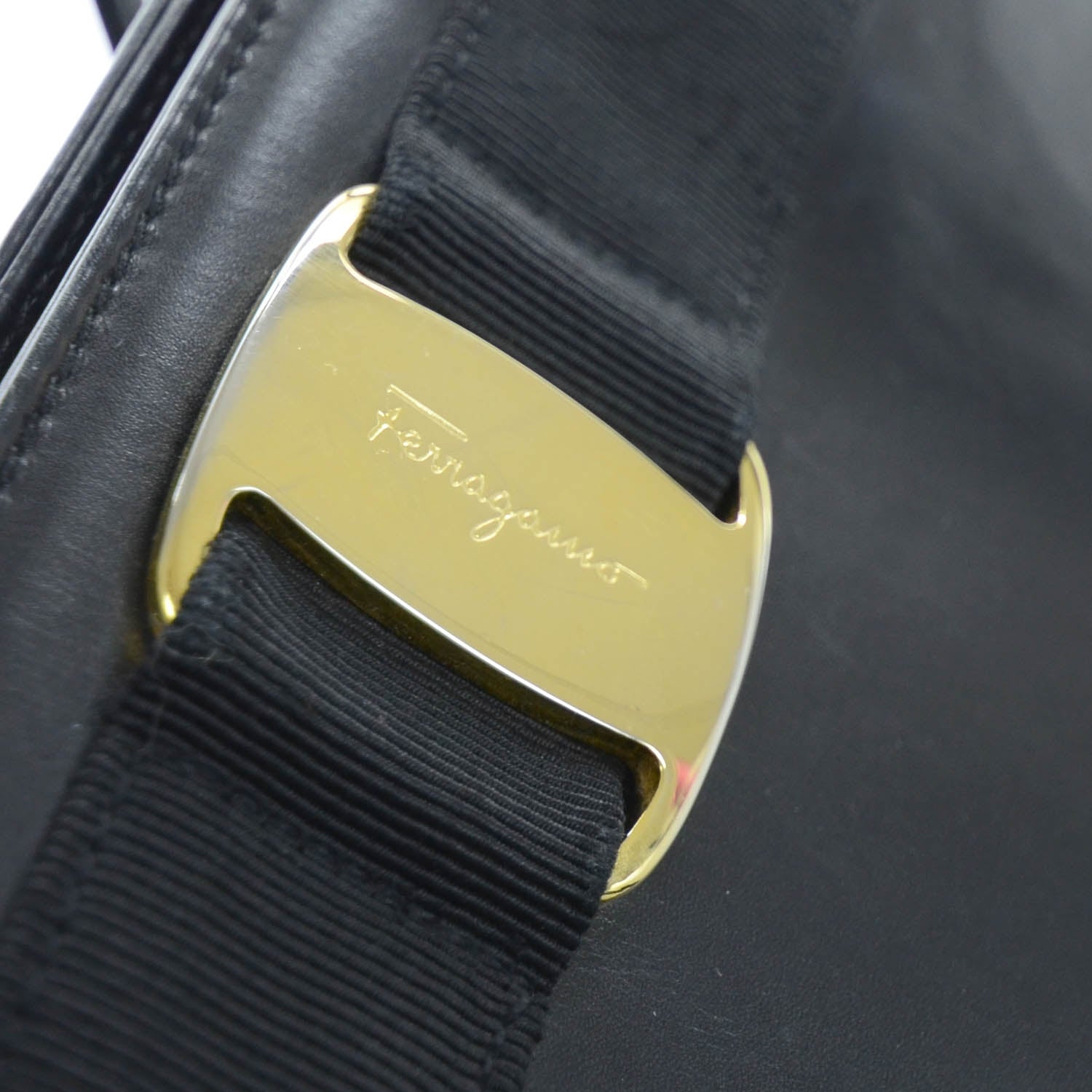 FASHIONPHILE SALVATOREFERRAGAMOLeatherToteBlack 7 of 12