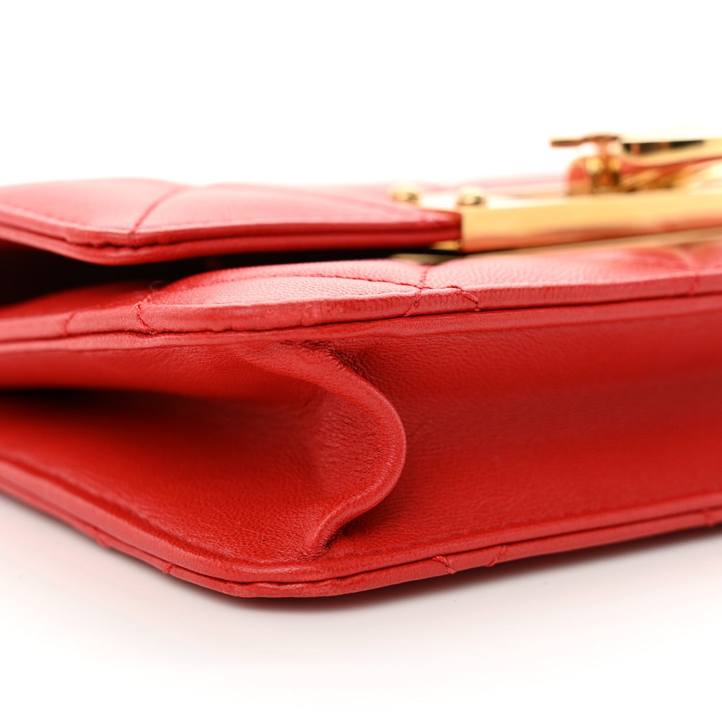 Lambskin Quilted Golden Class Wallet on Chain WOC Red