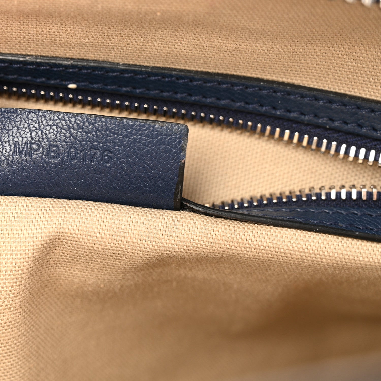 Givenchy Sugar Goatskin Medium Antigona Night Blue 7 of 14