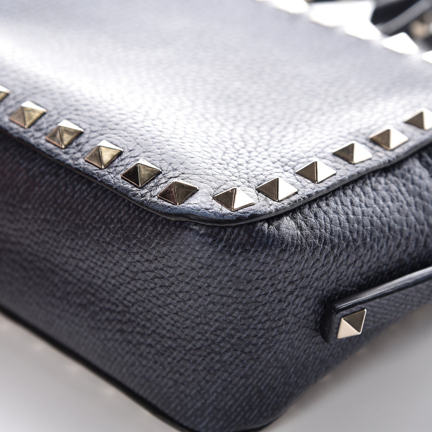Pebbled Calfskin Rockstud Camera Crossbody Bag Deep Denim