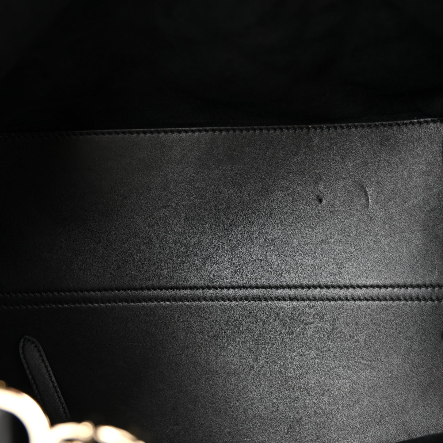 Calfskin Macrocannage Medium Toujours Black