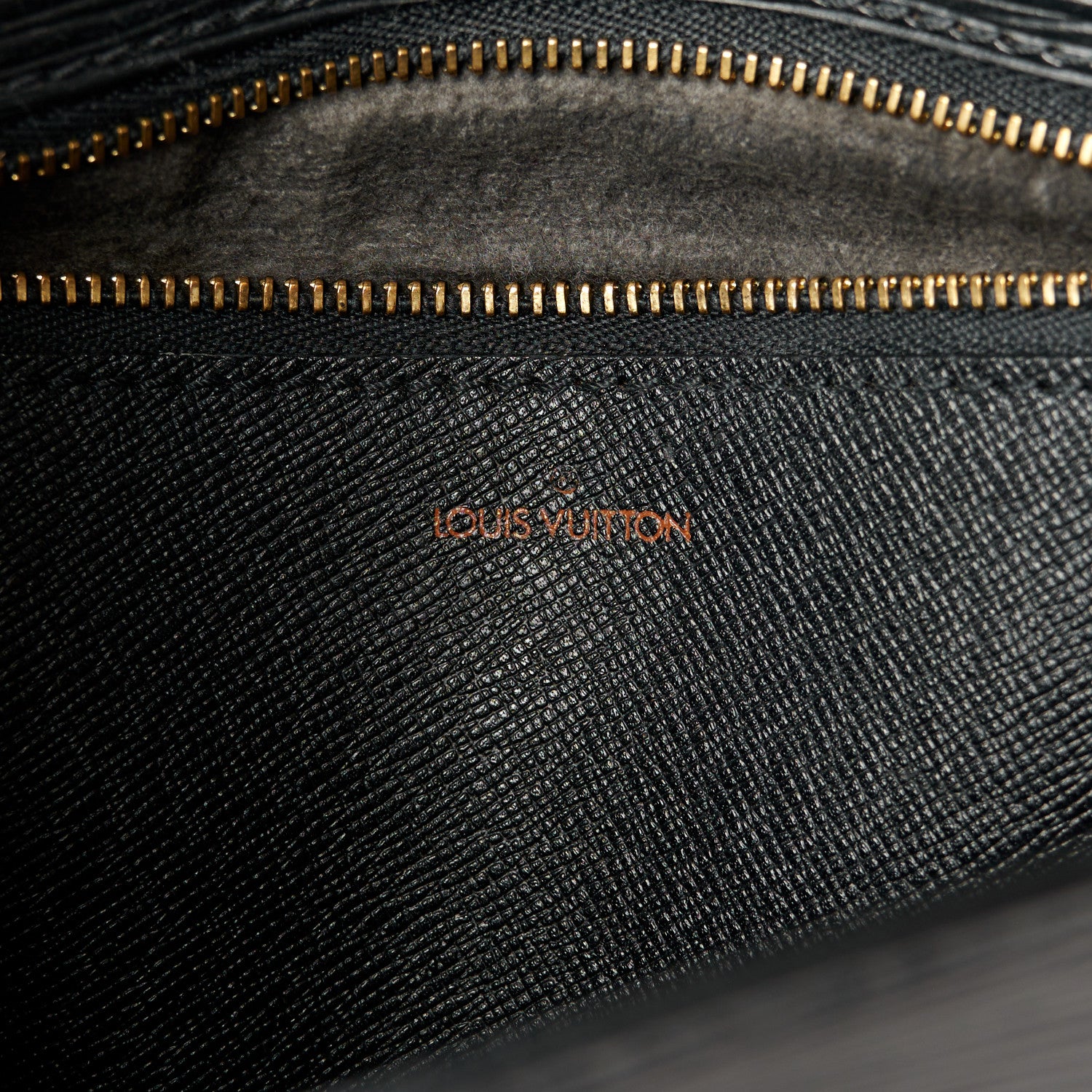 Louis Vuitton Epi Saint Cloud GM Black 7 of 12