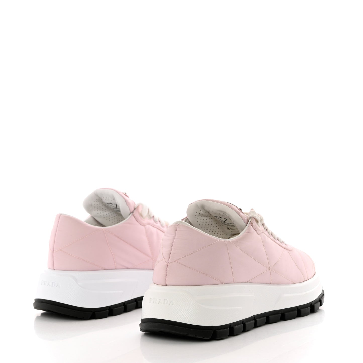 Re-Nylon Piuma Metal Triangle Logo Quilted 45mm Sneakers 37 Alabastro