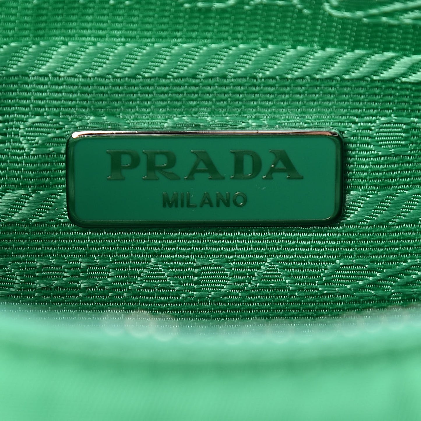 Nylon Re-Edition 2005 Shoulder Bag Menta