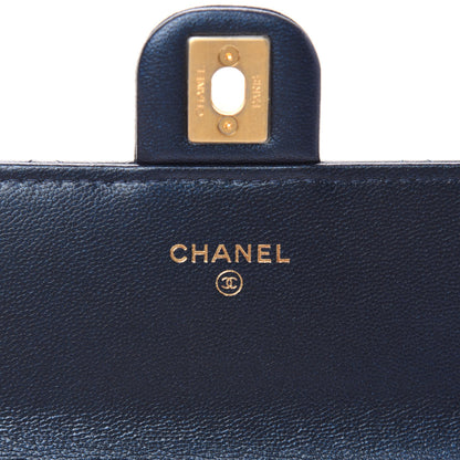 Chanel Iridescent Lambskin Quilted Chic Pearls Clutch With Chain Blue 9 of 13