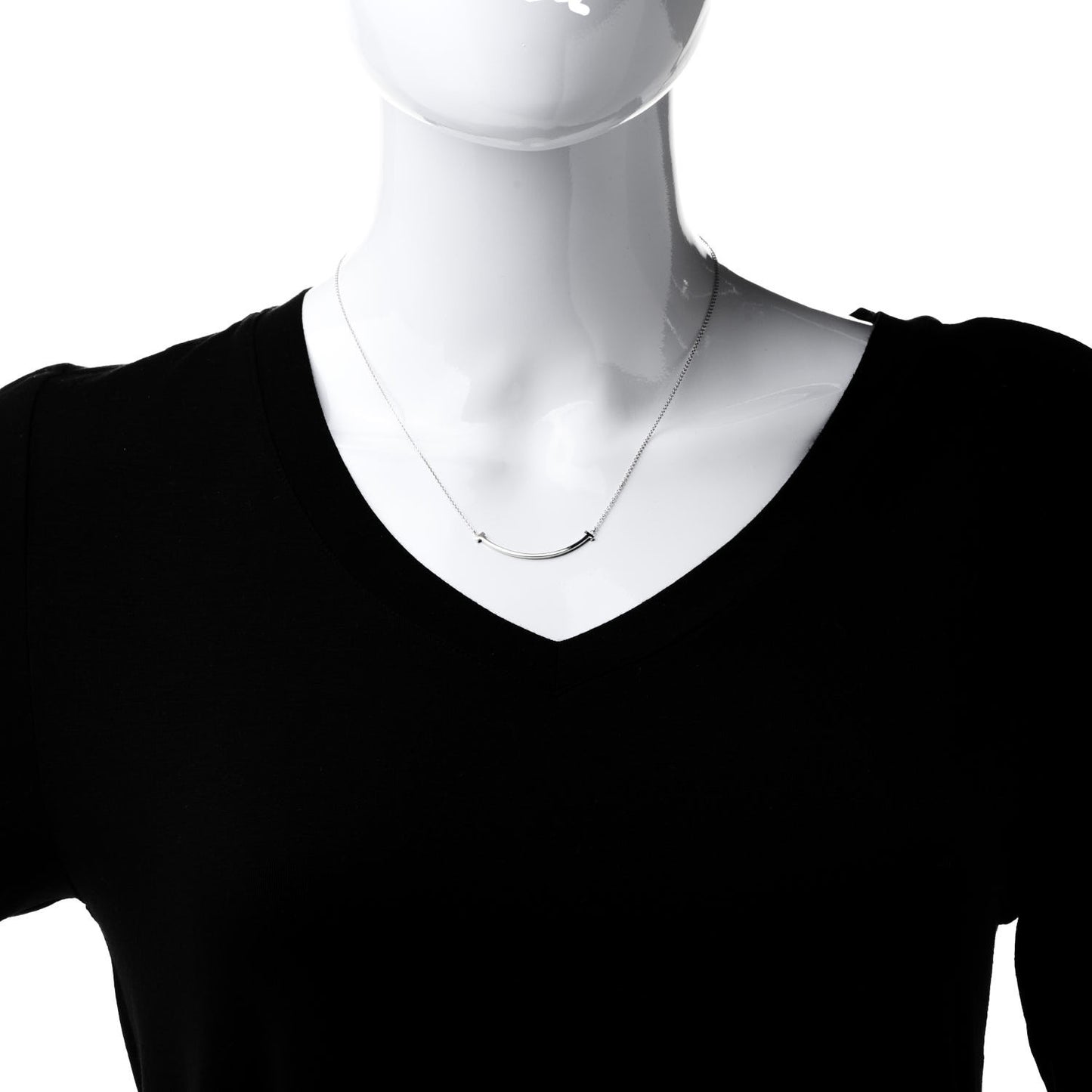 18K White Gold Small T Smile Pendant Necklace