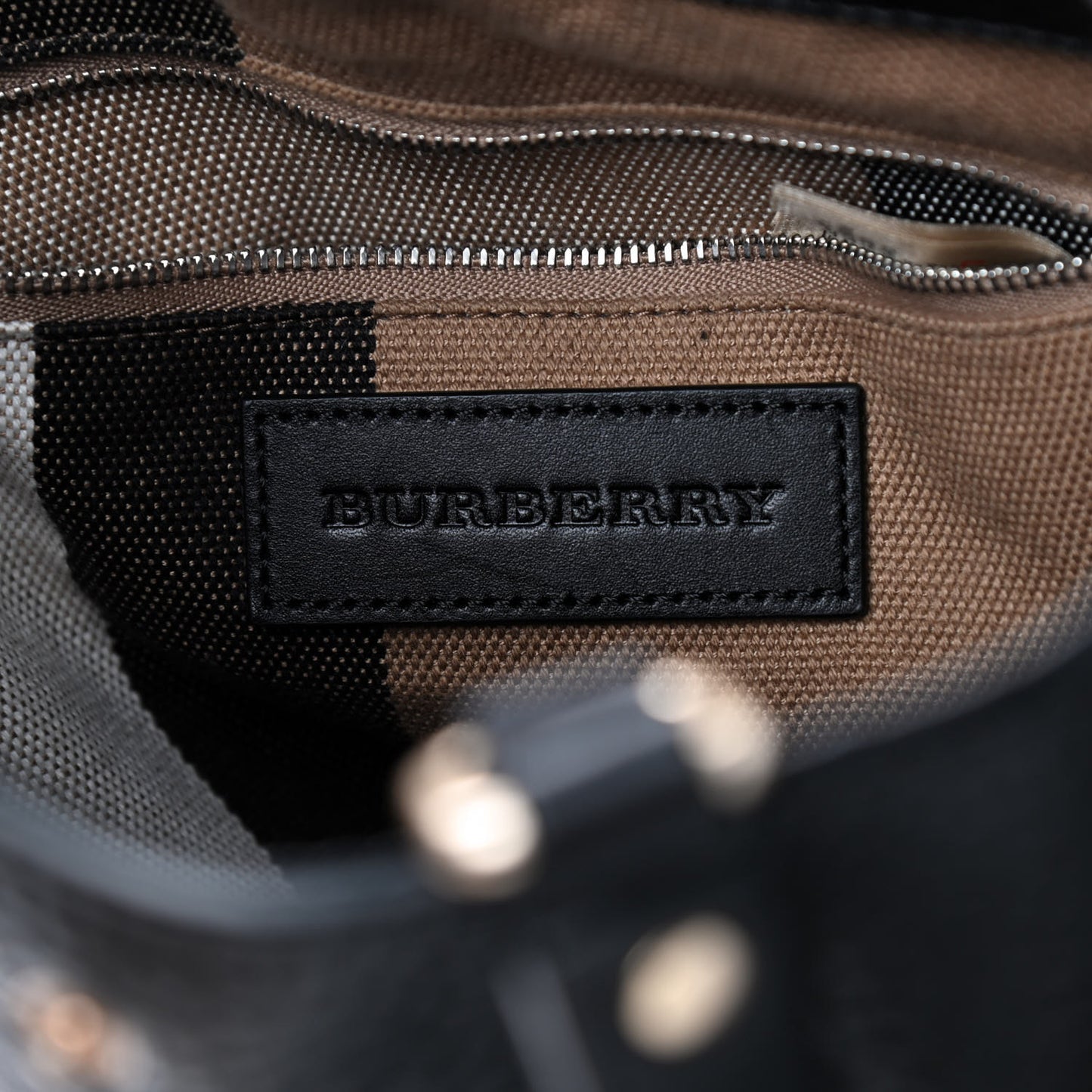 Grainy Calfskin House Check Medium Maidstone Black