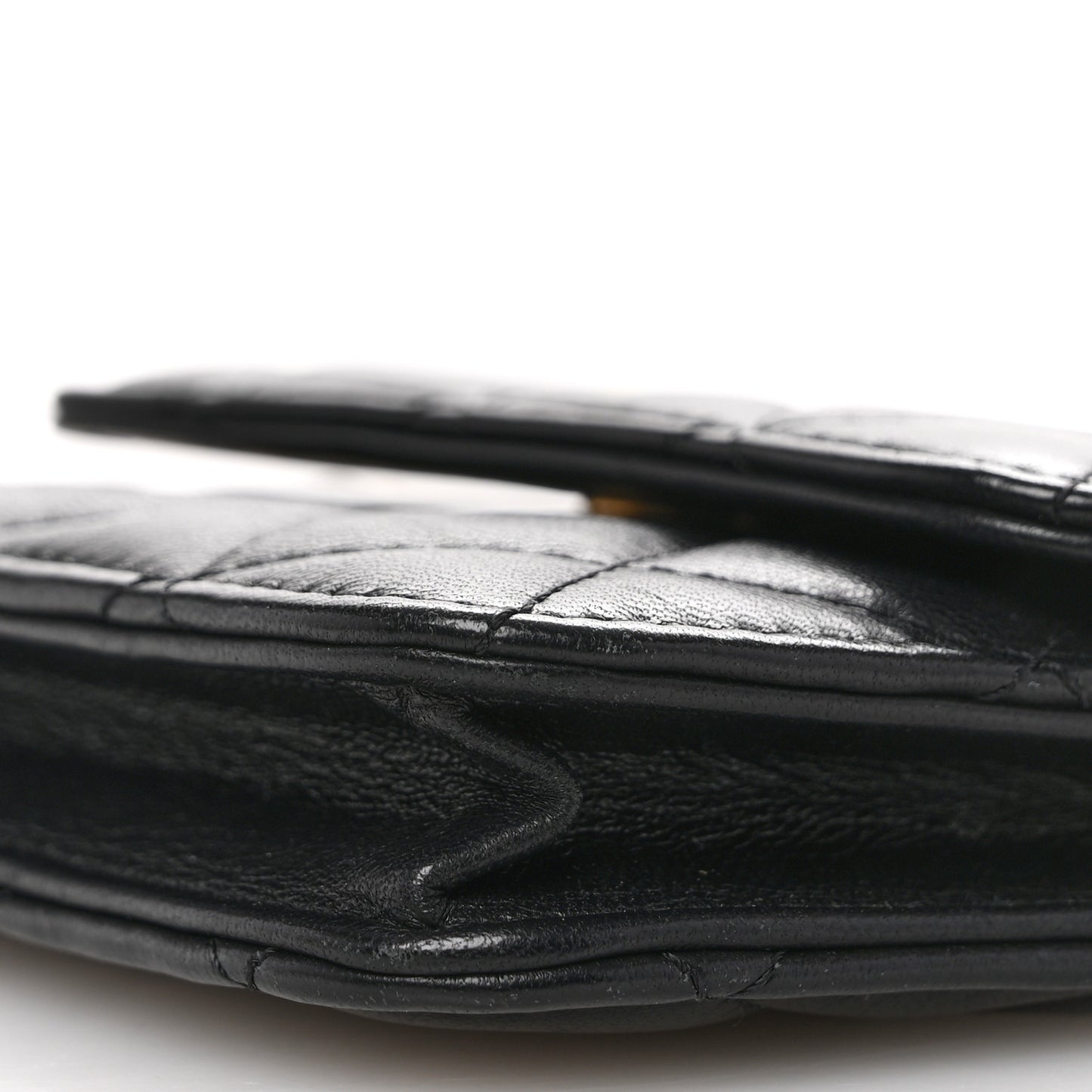 Lambskin Quilted Pearl Crush Clutch With Chain Black
