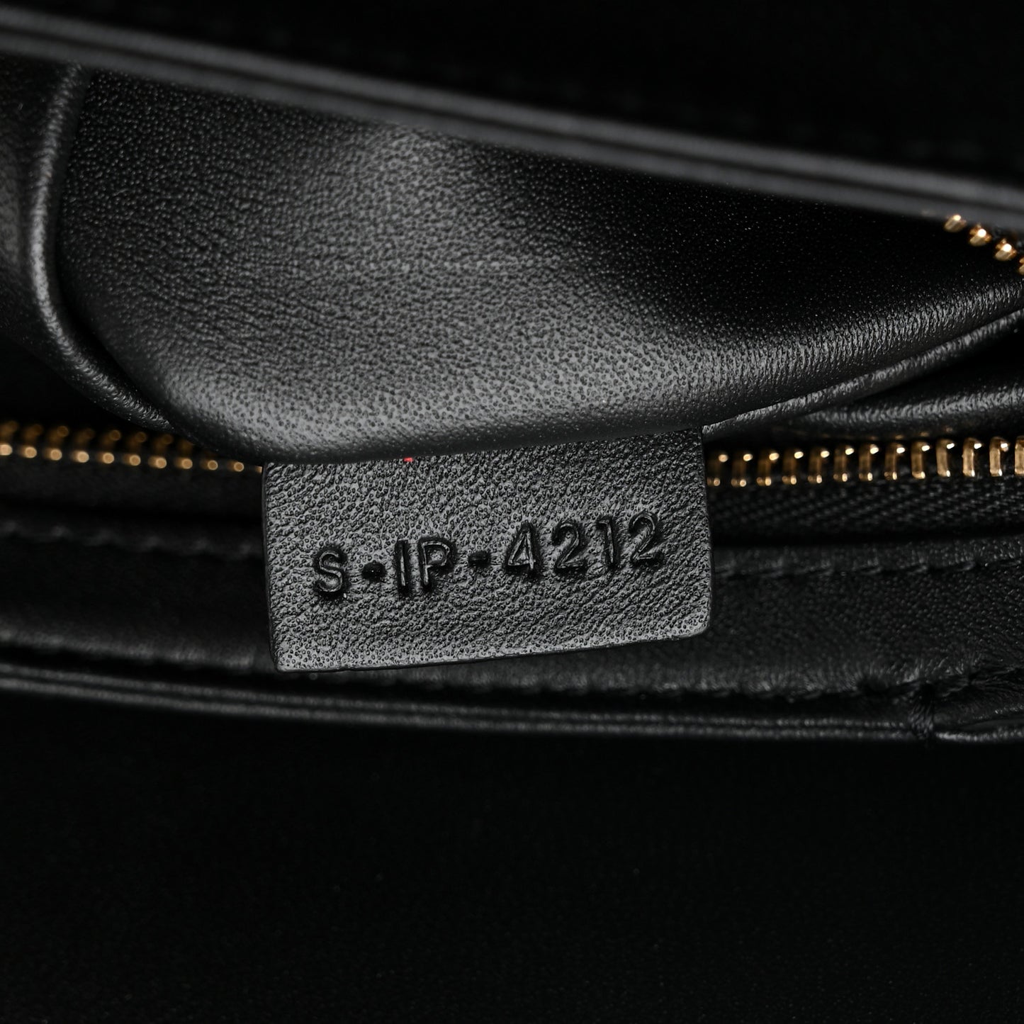 Shiny Calfskin Medium Triomphe Black