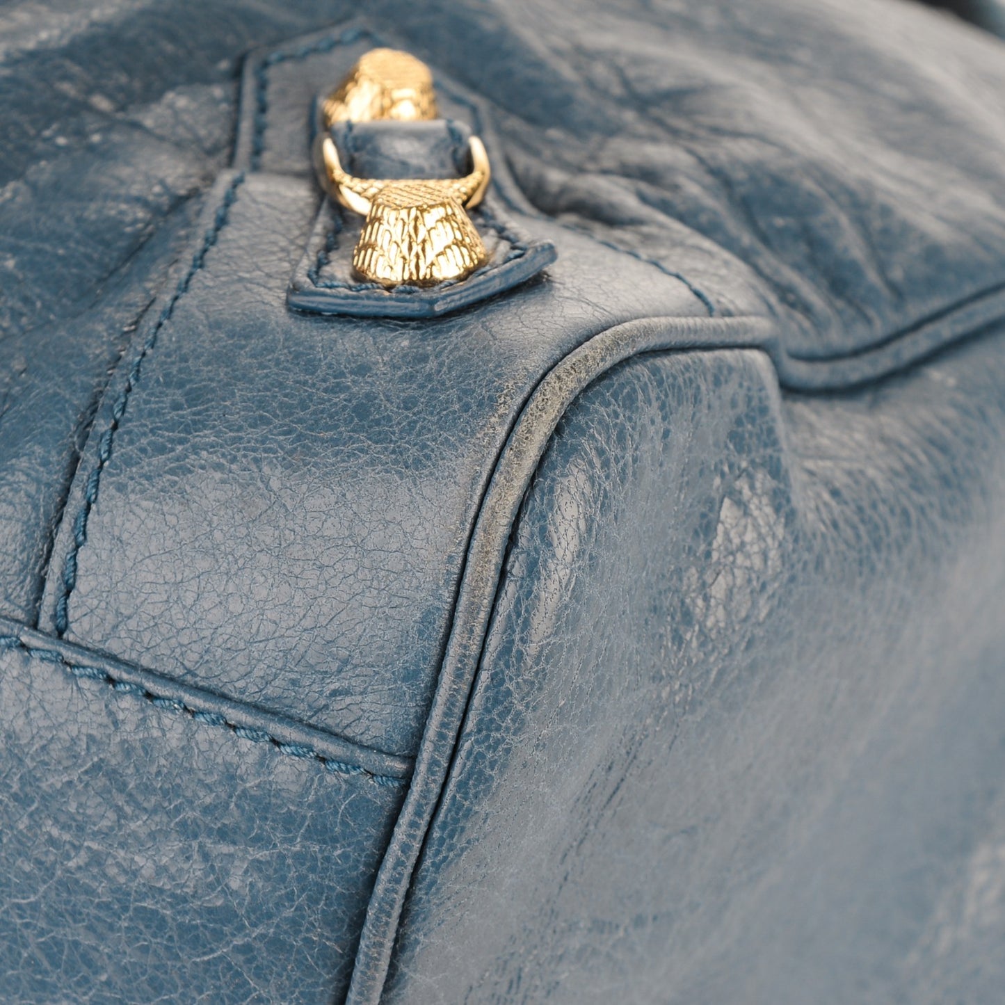 Agneau Giant 12 Gold Hardware Velo Bleu Persan