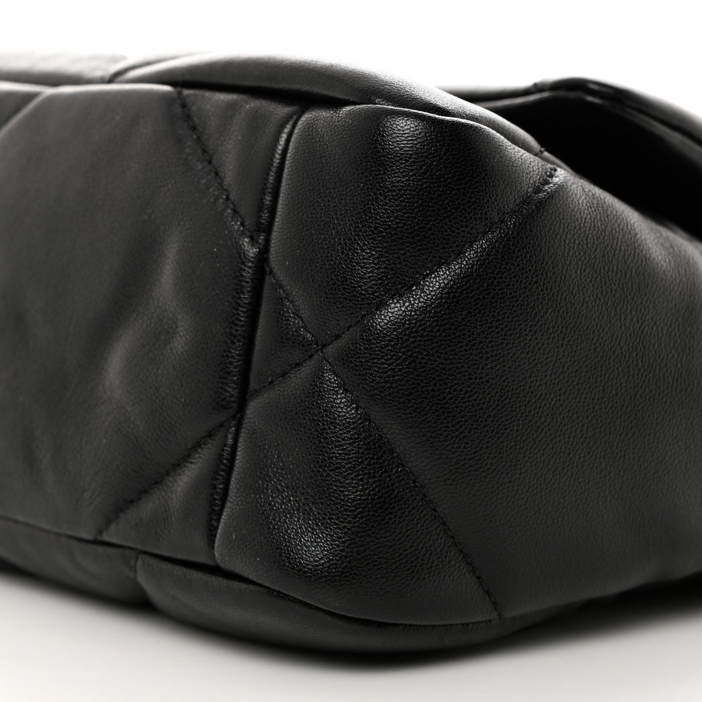 Lambskin Quilted Medium Chanel 19 Flap Black