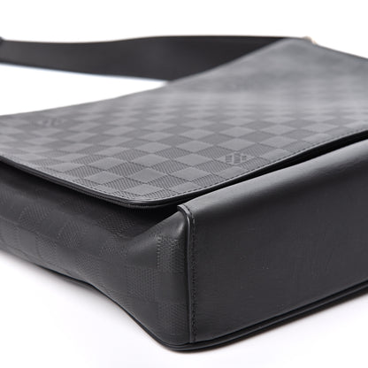 Louis Vuitton Damier Infini District MM Onyx 7 of 9