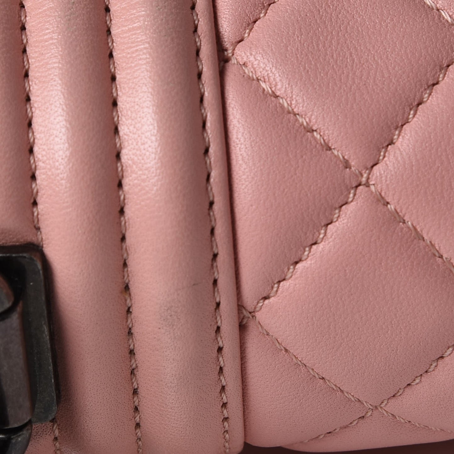 Lambskin Quilted Medium Boy Flap Light Pink