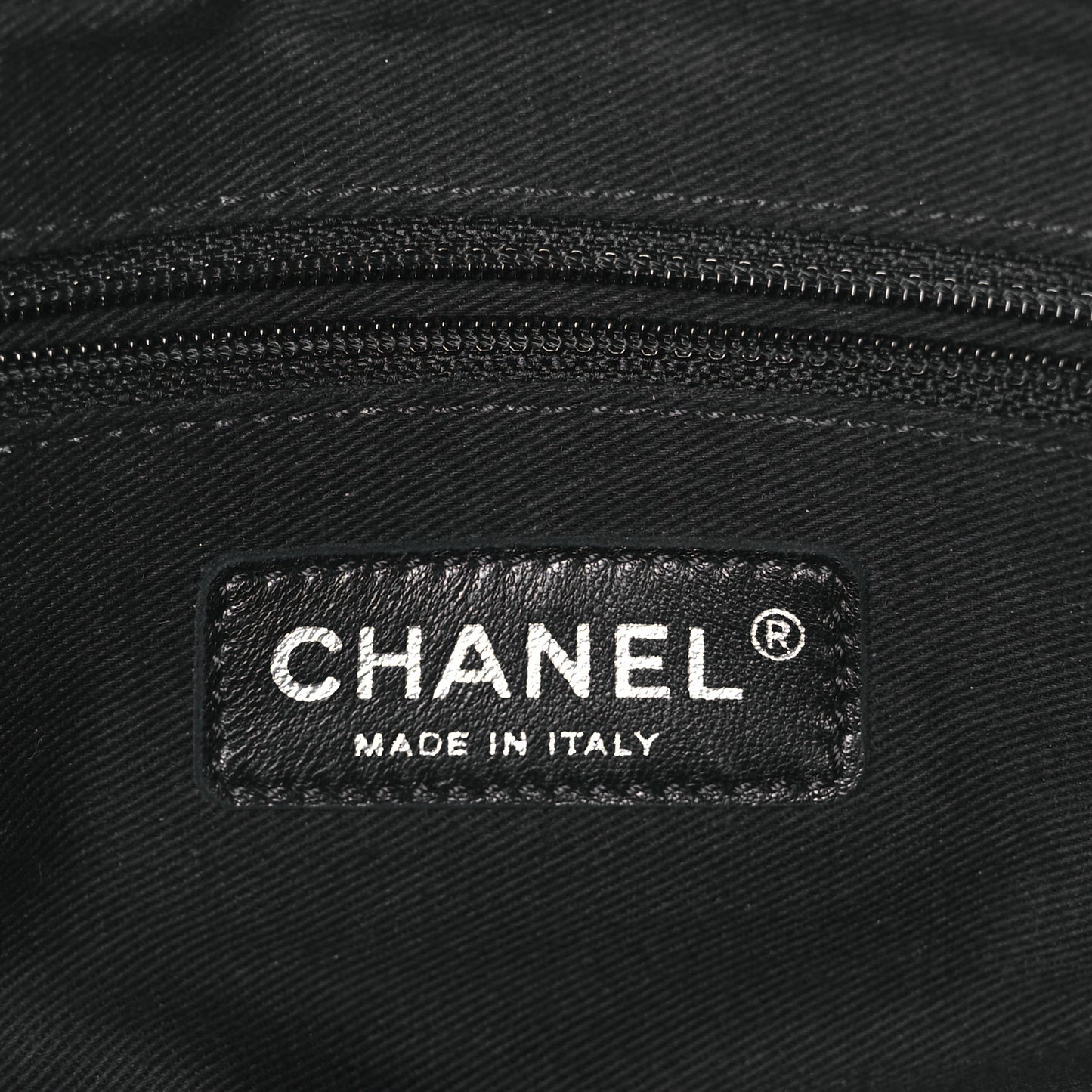 Iridescent Caviar Quilted Jumbo Easy Flap Grey