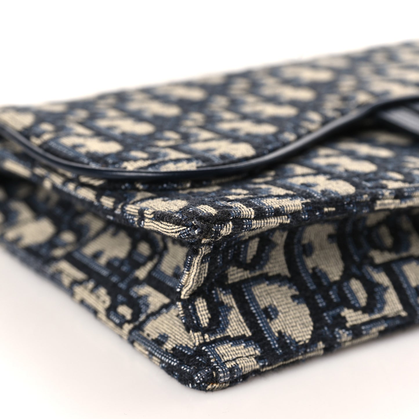 Oblique Saddle Chain Pouch Blue