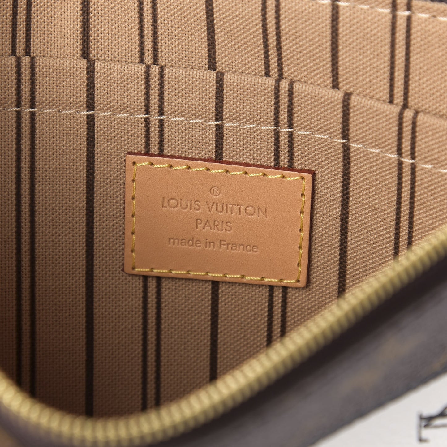 Monogram Game On Neverfull MM Pochette