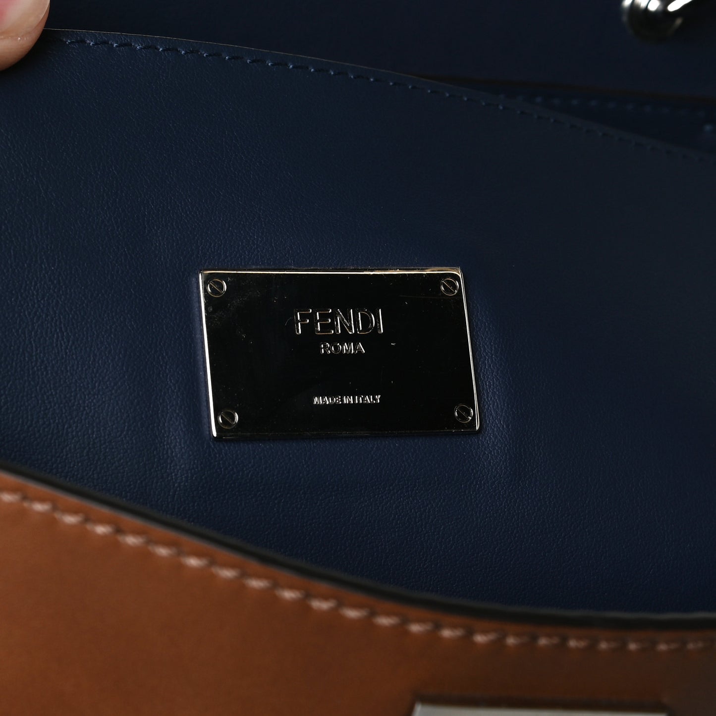 Smooth Calfskin FF Embossed Sfumate Large Mens Peekaboo Iconic Essential Satchel Cuoio
