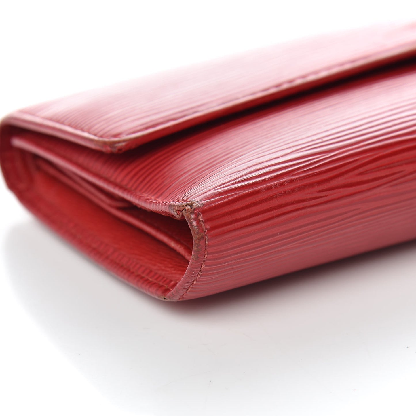 Epi Porte Tresor International Wallet Rouge