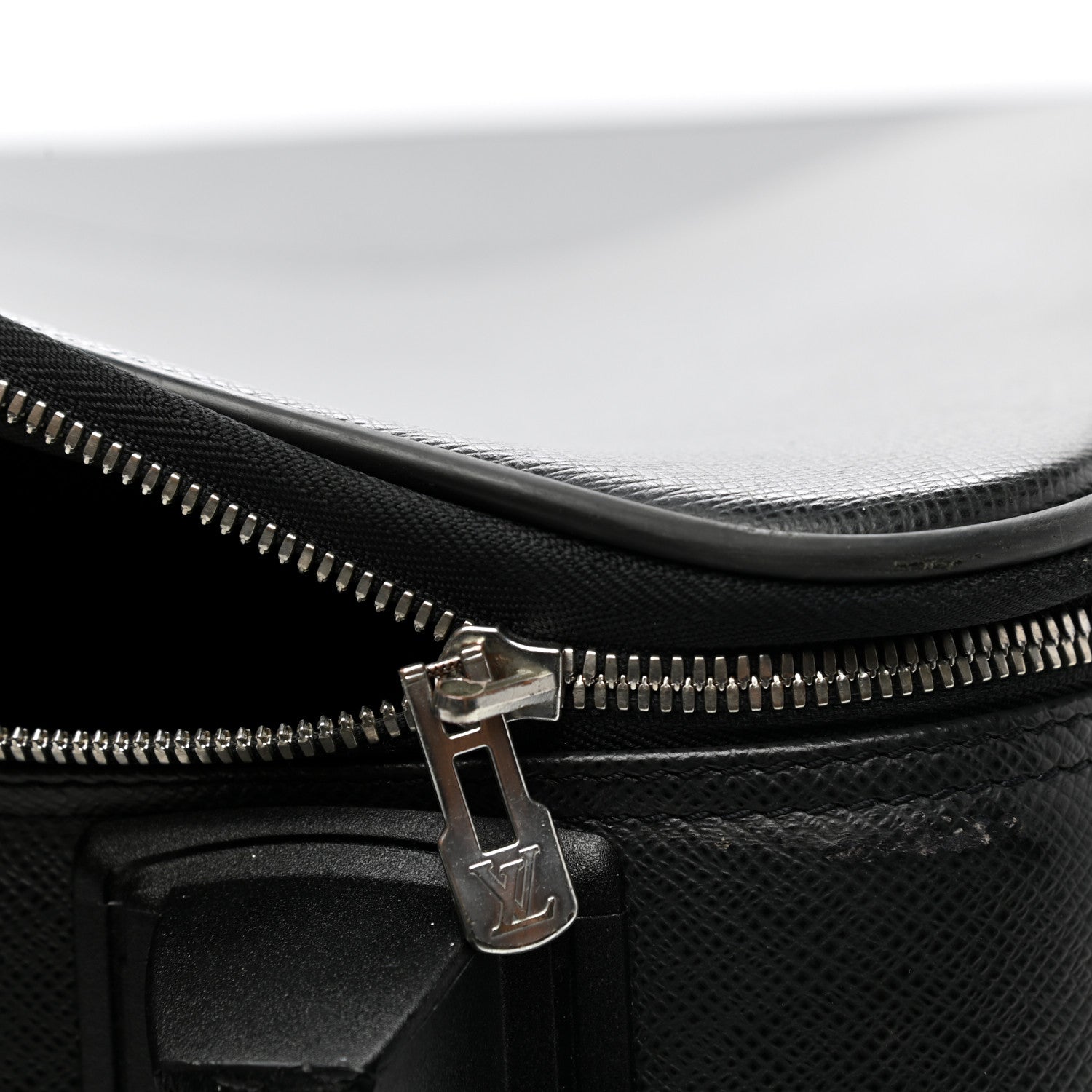 Louis Vuitton Taiga Pegase 55 Ardoise 21 of 21