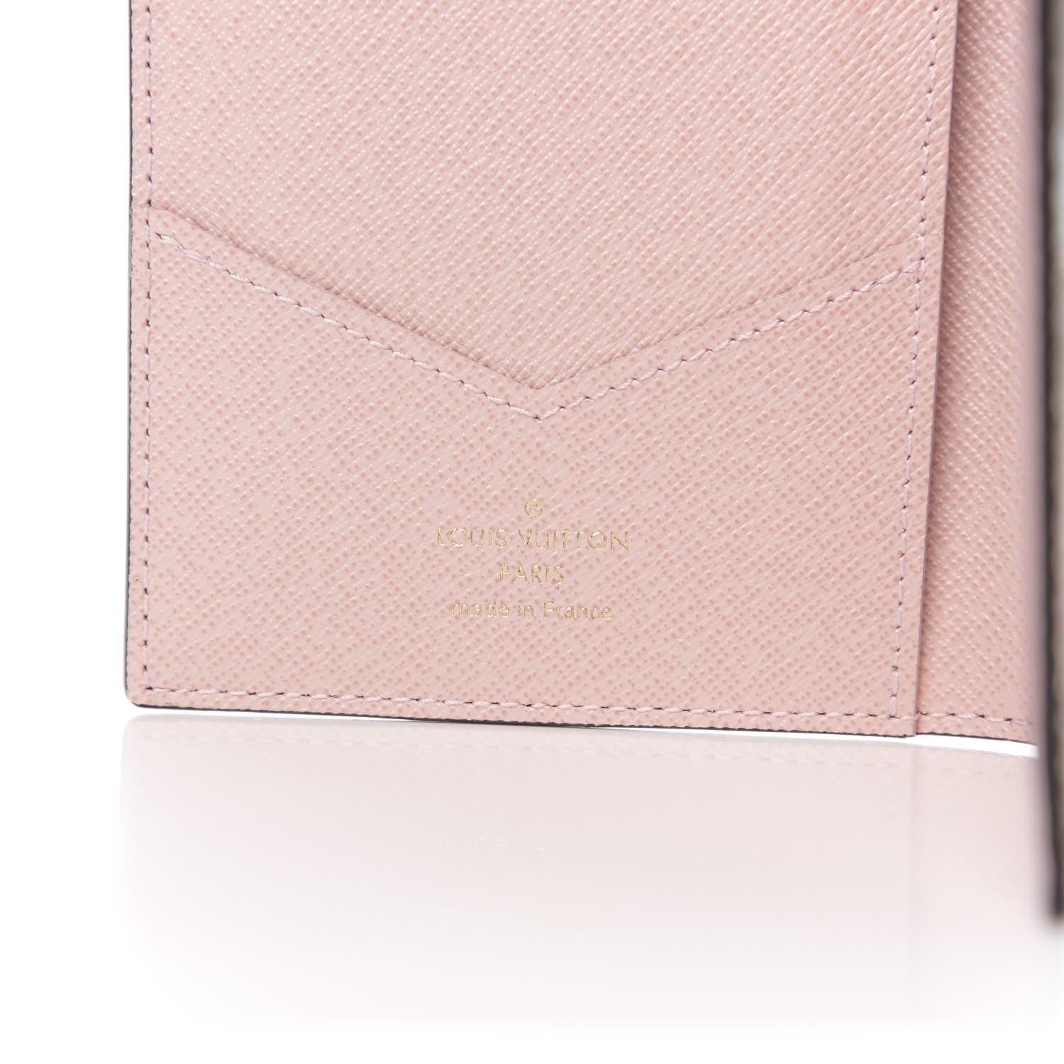 Louis Vuitton Monogram 2020 Christmas Animation Big Wheel Passport Cover Rose Ballerine 5 of 5