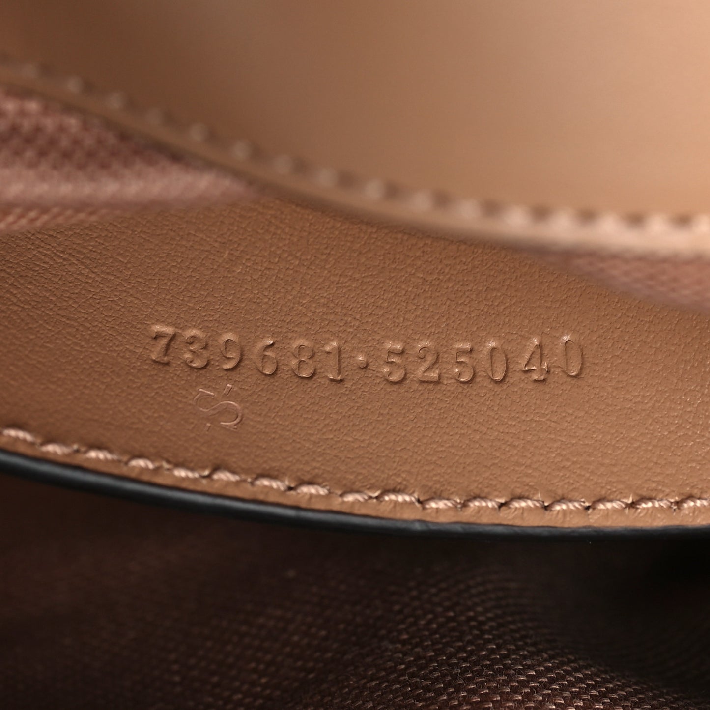 Calfskin Matelasse Monochrome Mini GG Marmont Crossbody Shoulder Bag Camelia Winter Rose