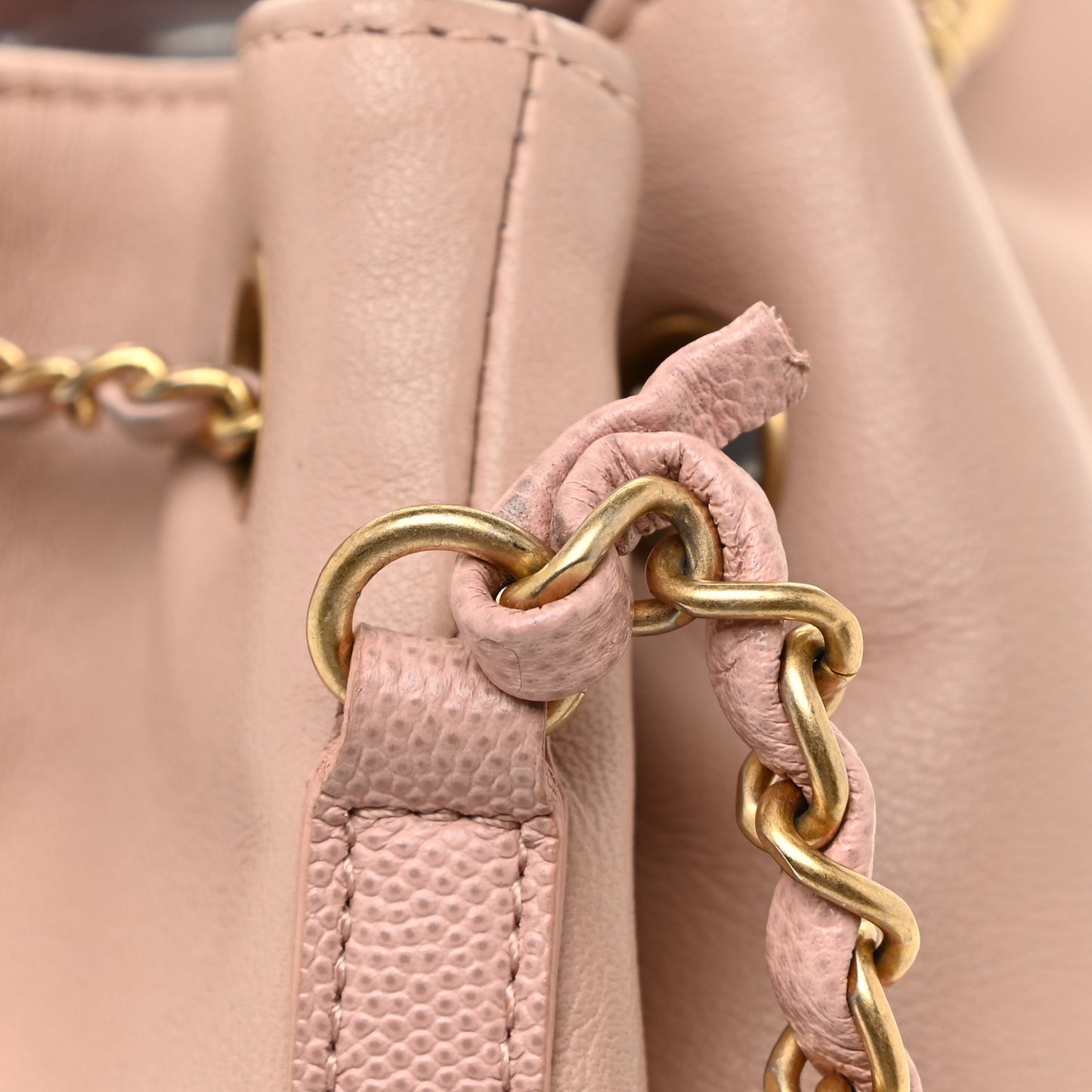 Lambskin Caviar Lovely Chains Drawstring Bag Pink