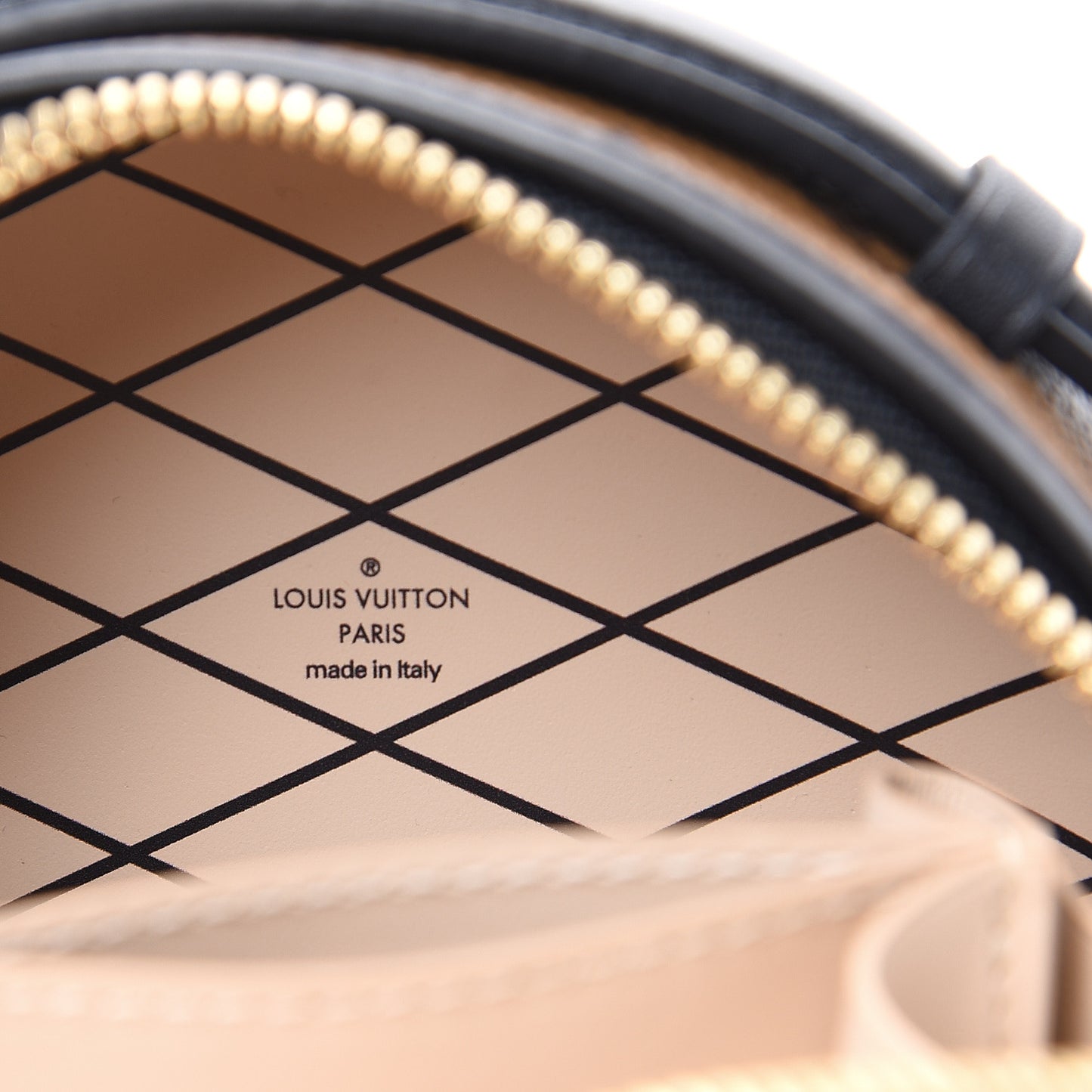 Reverse Monogram Mini Boite Chapeau