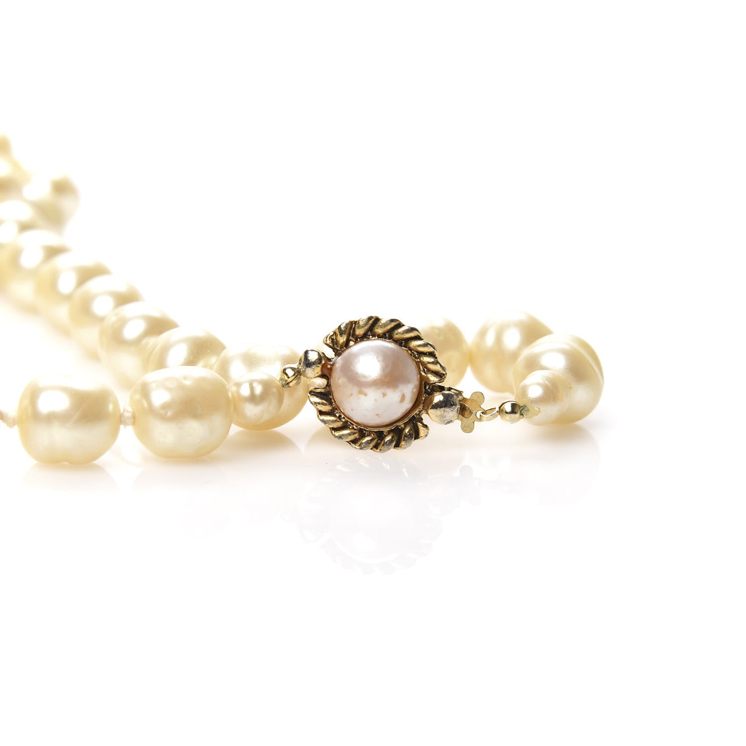Chanel Pearl Short Necklace Gold 4 of 7