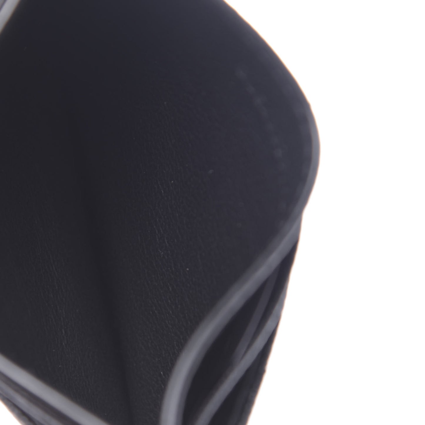 Grain De Poudre Matelasse Chevron Monogram Credit Card Case Black