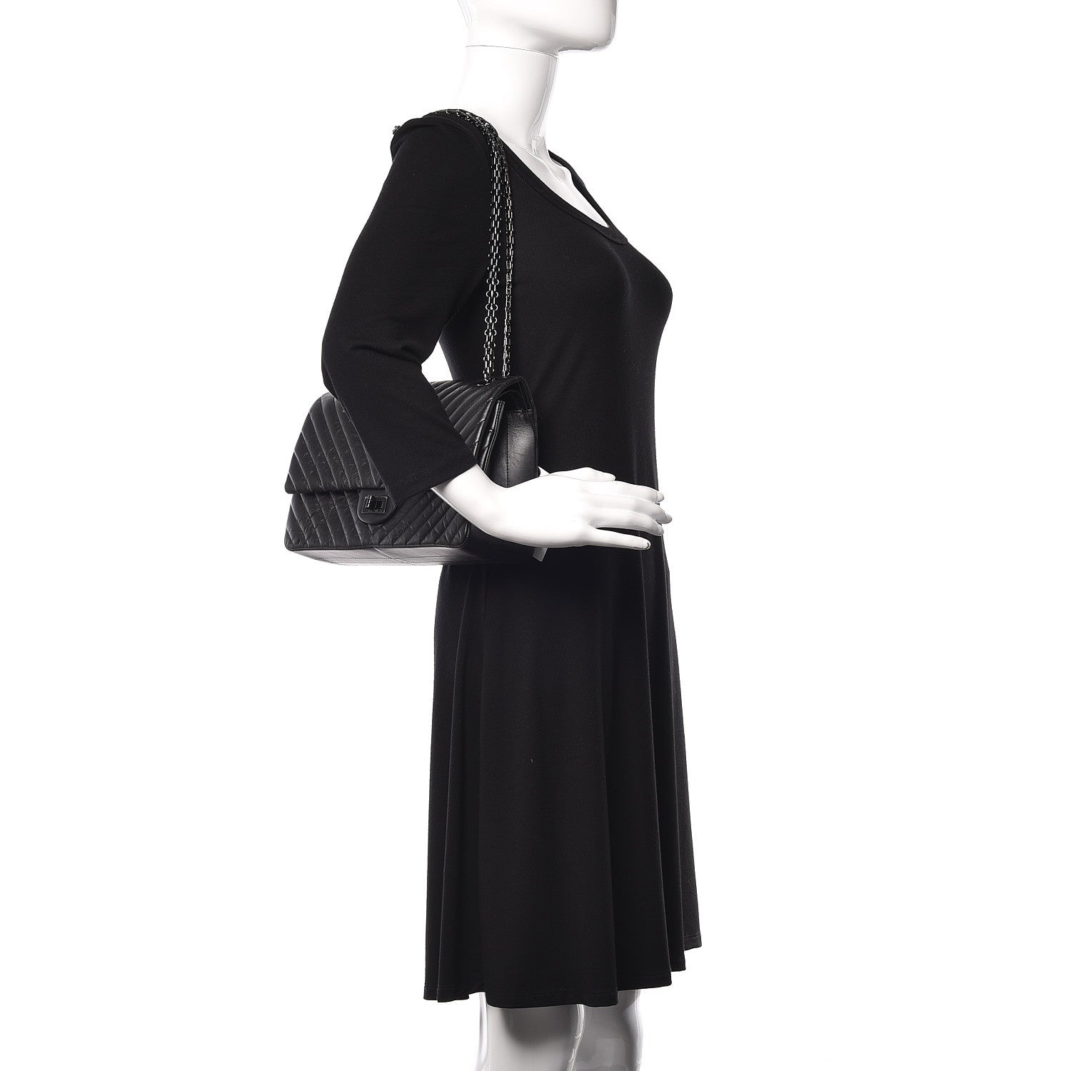 Chanel Aged Calfskin Chevron Quilted 2.55 Reissue 226 So Black 2 of 10