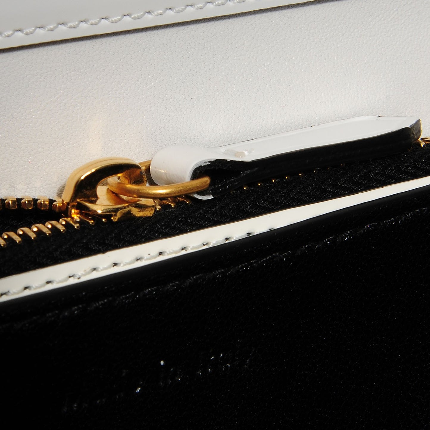 Spazzolato Calfskin Medium Classic Box Flap Bag White
