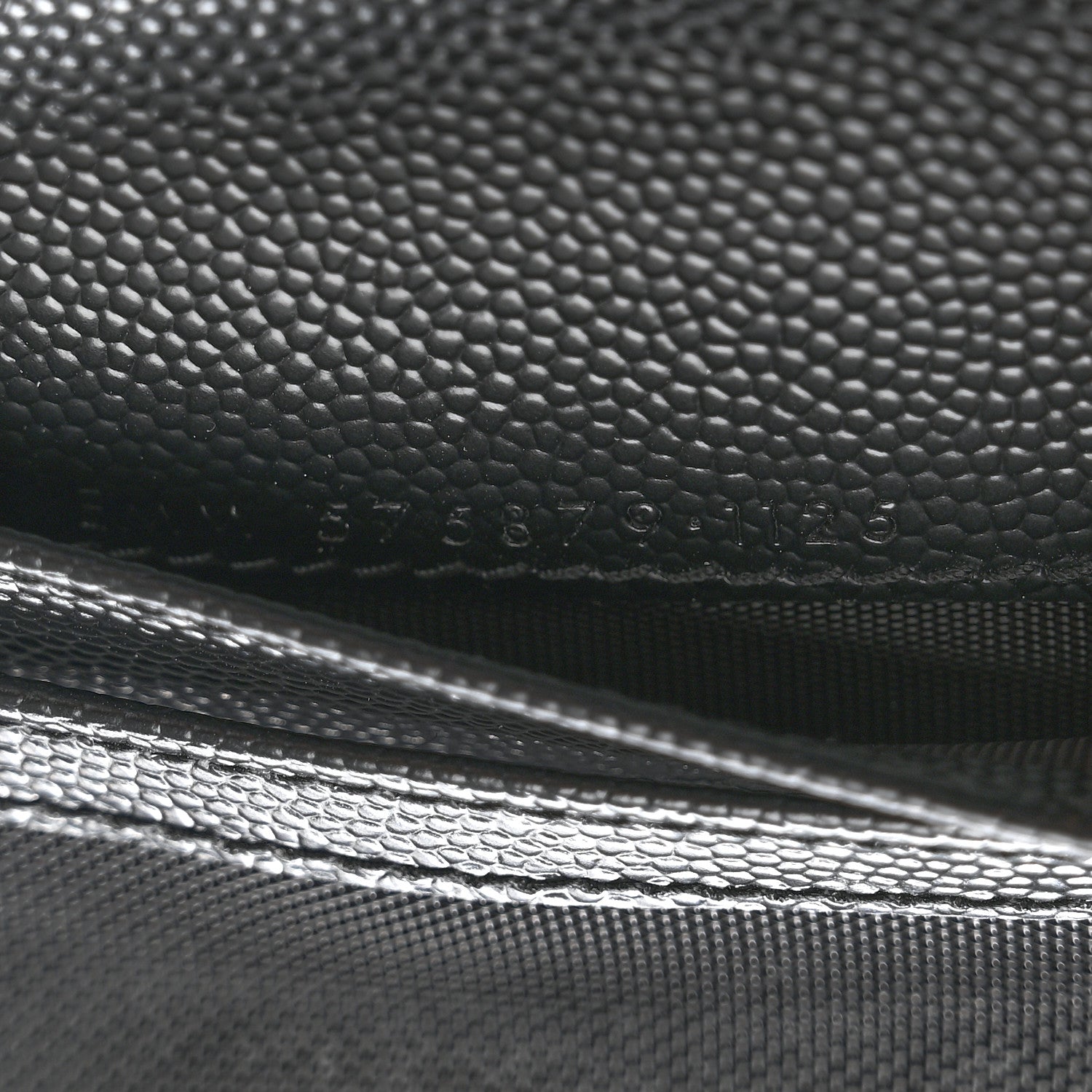 Saint Laurent Grain De Poudre Matelasse Chevron Monogram Zipped Card Case Black 7 of 9