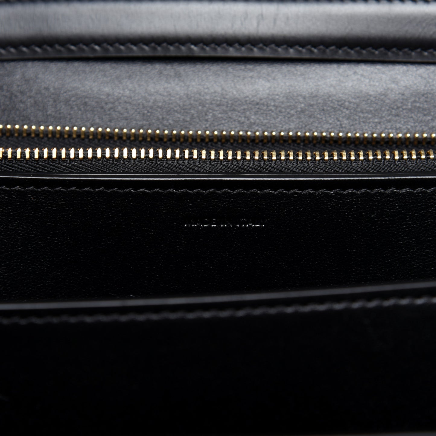 Box Calfskin Medium Classic Box Flap Black