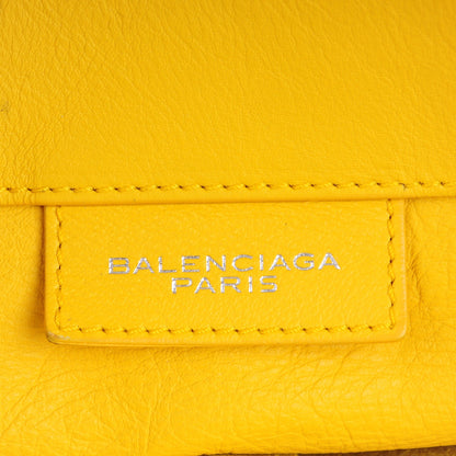 Balenciaga Supple Calfskin Papier A4 Zip Around Tote Jaune Soleil 6 of 8