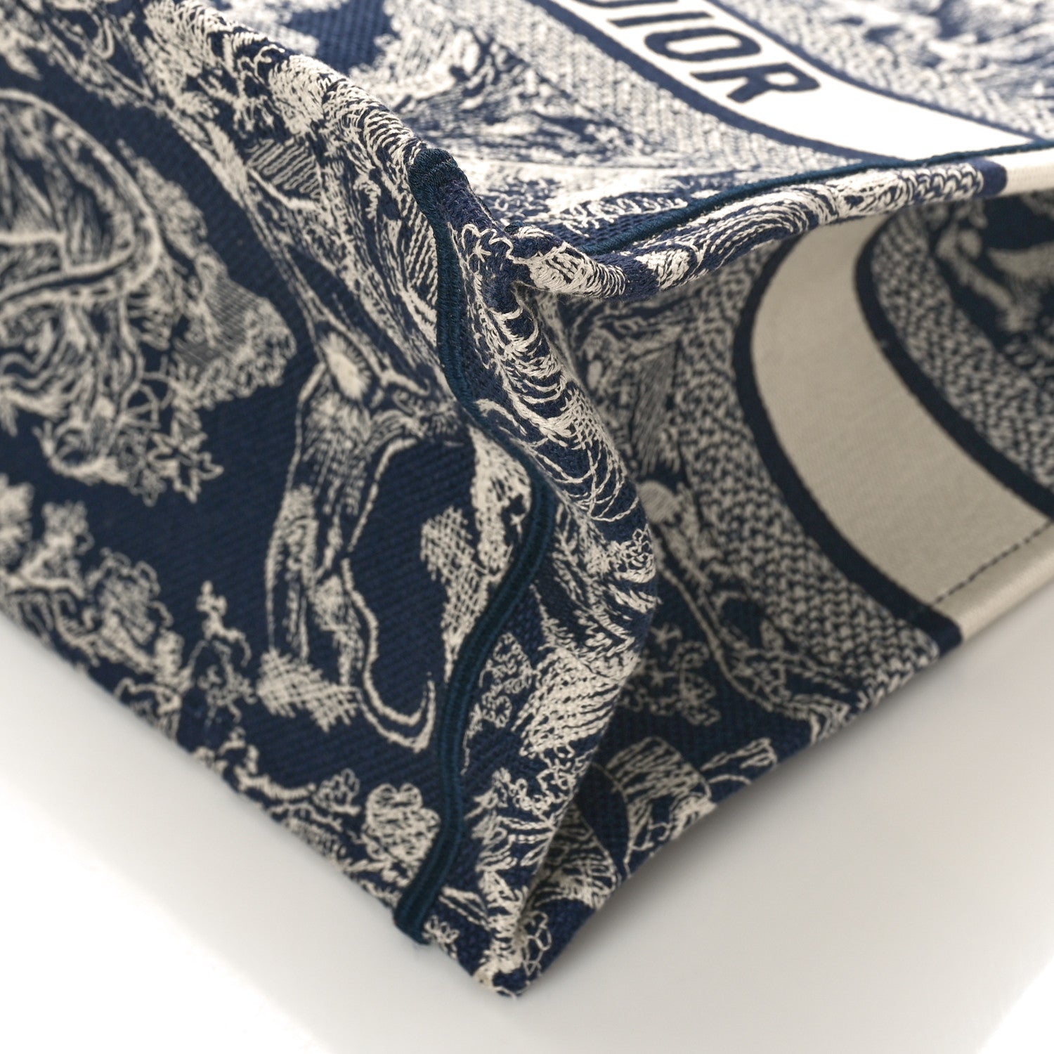 Christian Dior Canvas Embroidered Medium Dioriviera Toile De Jouy Reverse Book Tote Blue 8 of 8