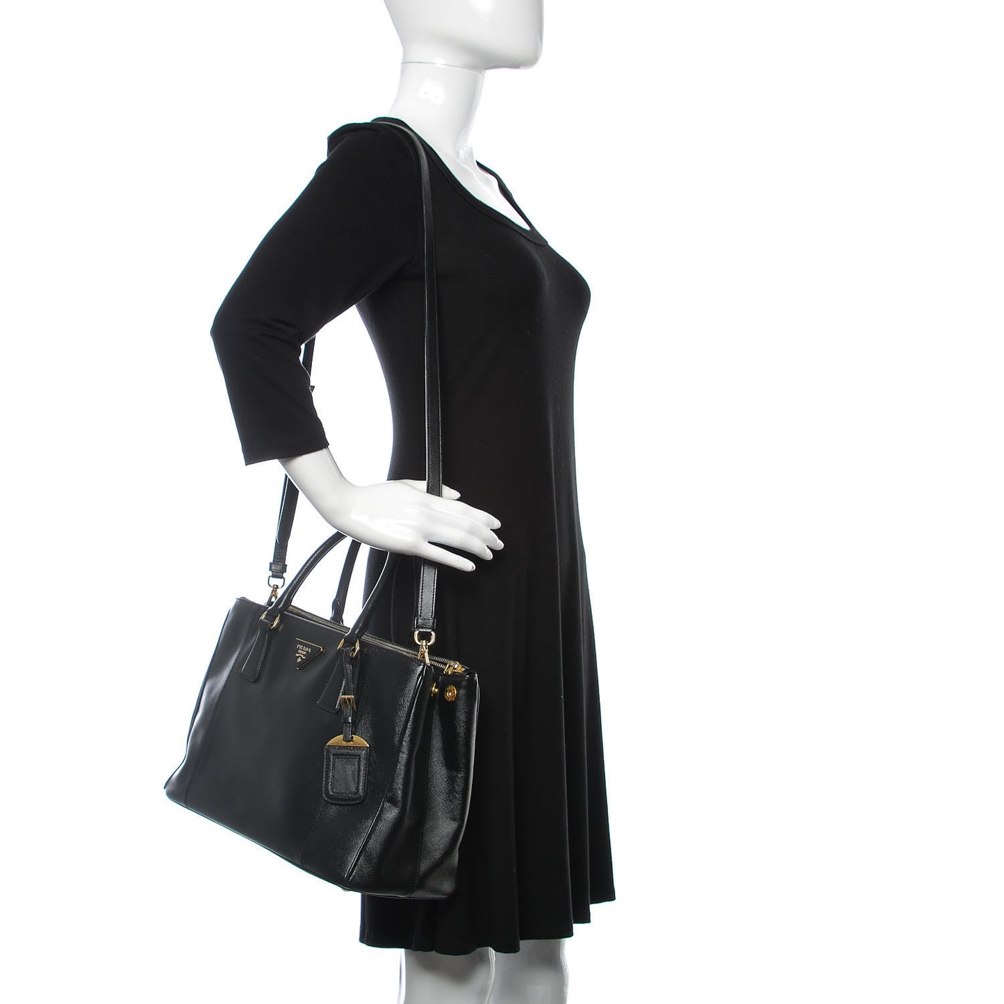 Saffiano Medium Galleria Double Zip Tote Black