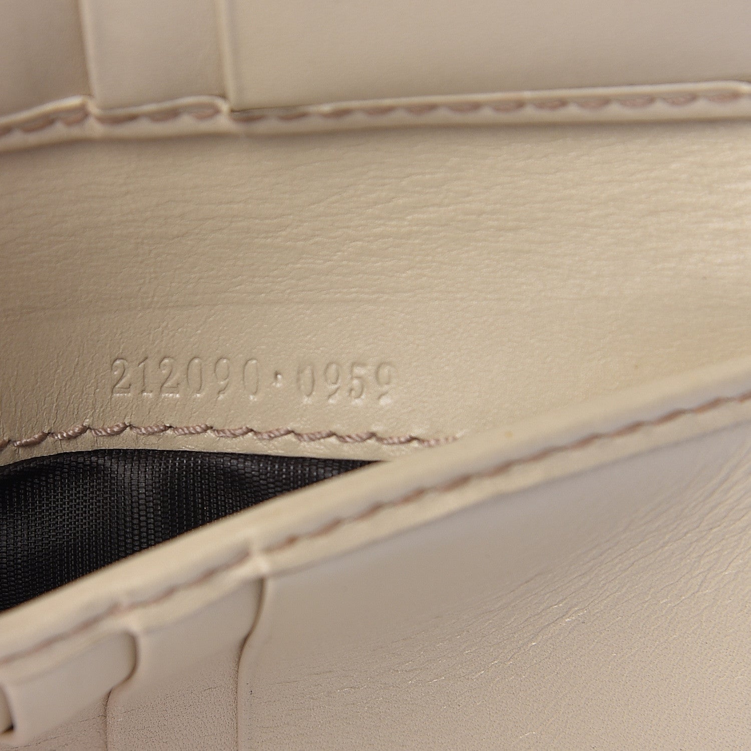 Gucci Guccissima Icon Bar French Flap Wallet White 8 of 21