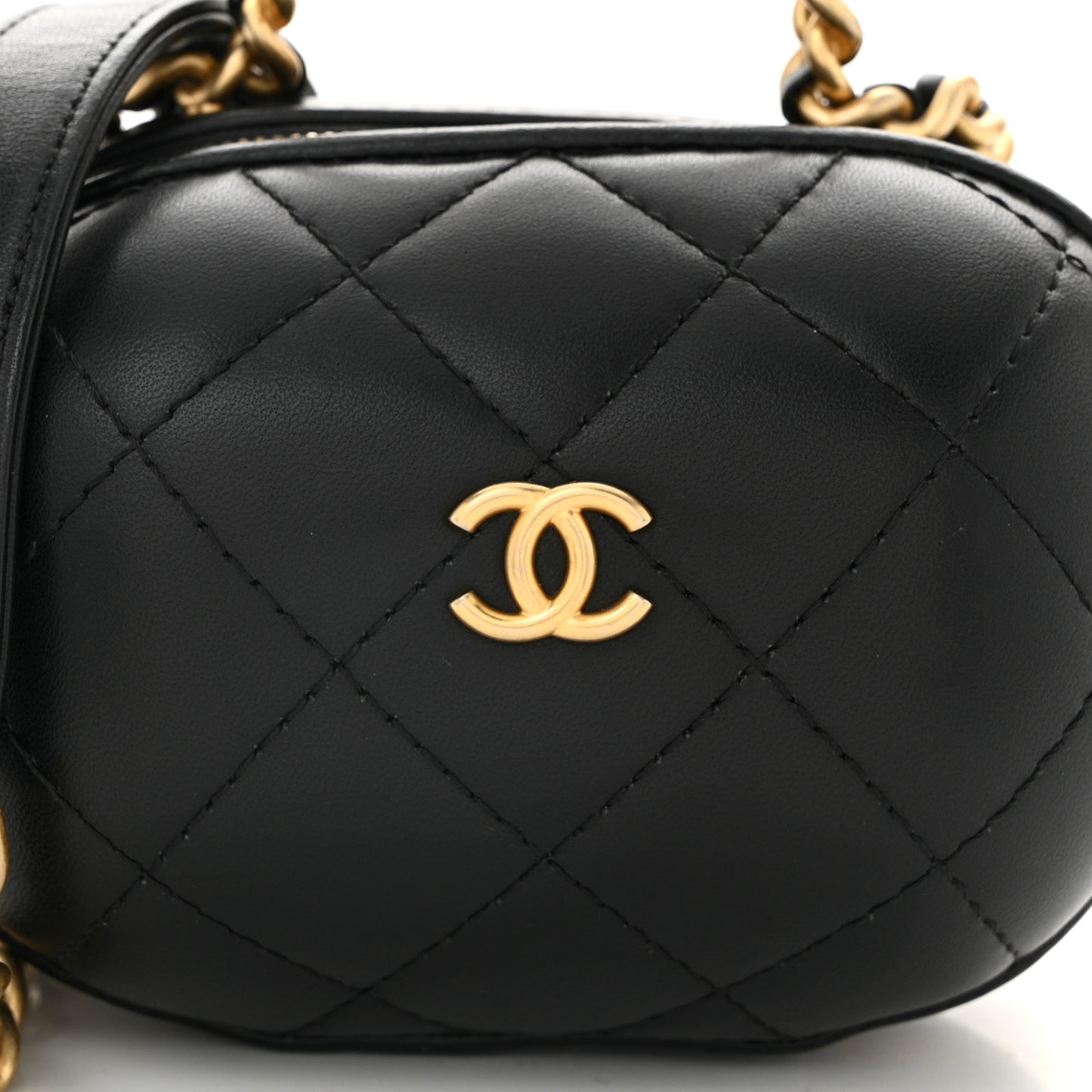 Lambskin Quilted CC Bubble Vanity Case With Chain Black