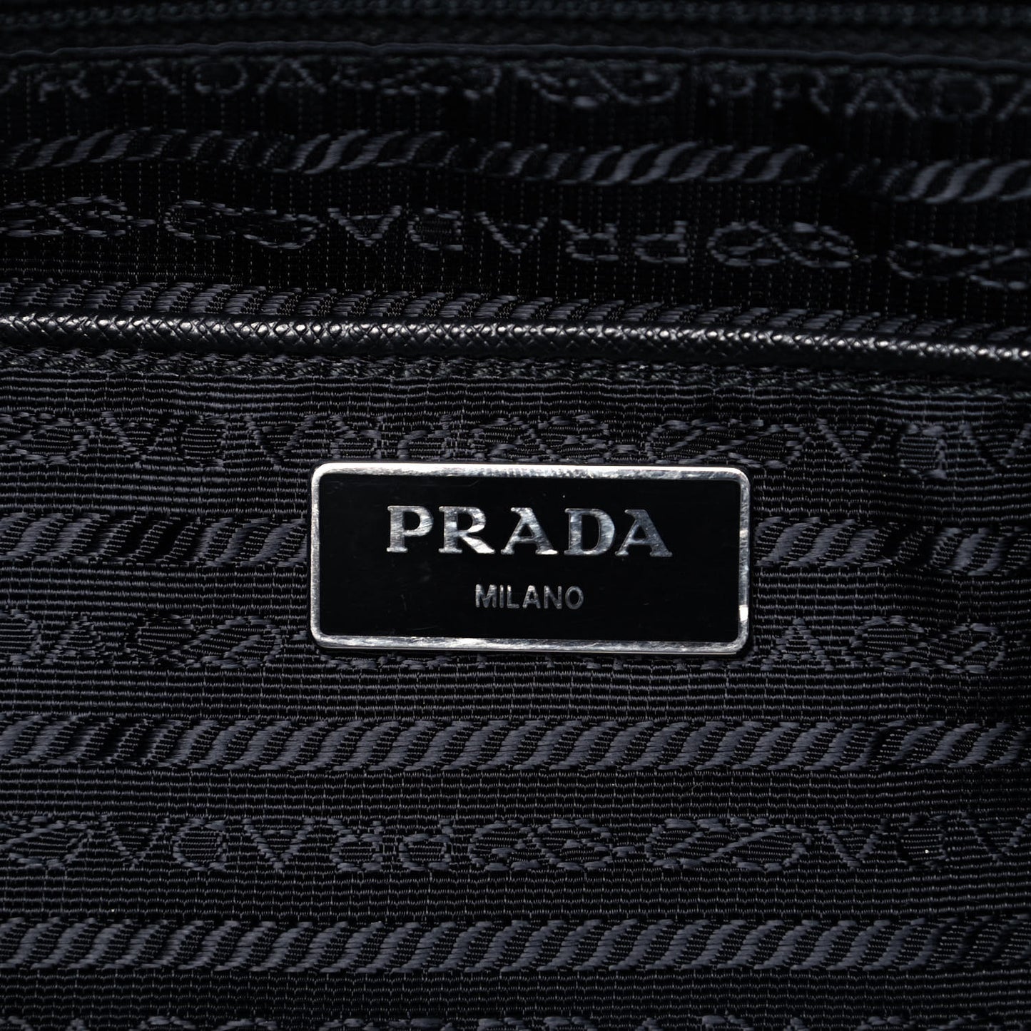 Nylon Vela Messenger Bag Black
