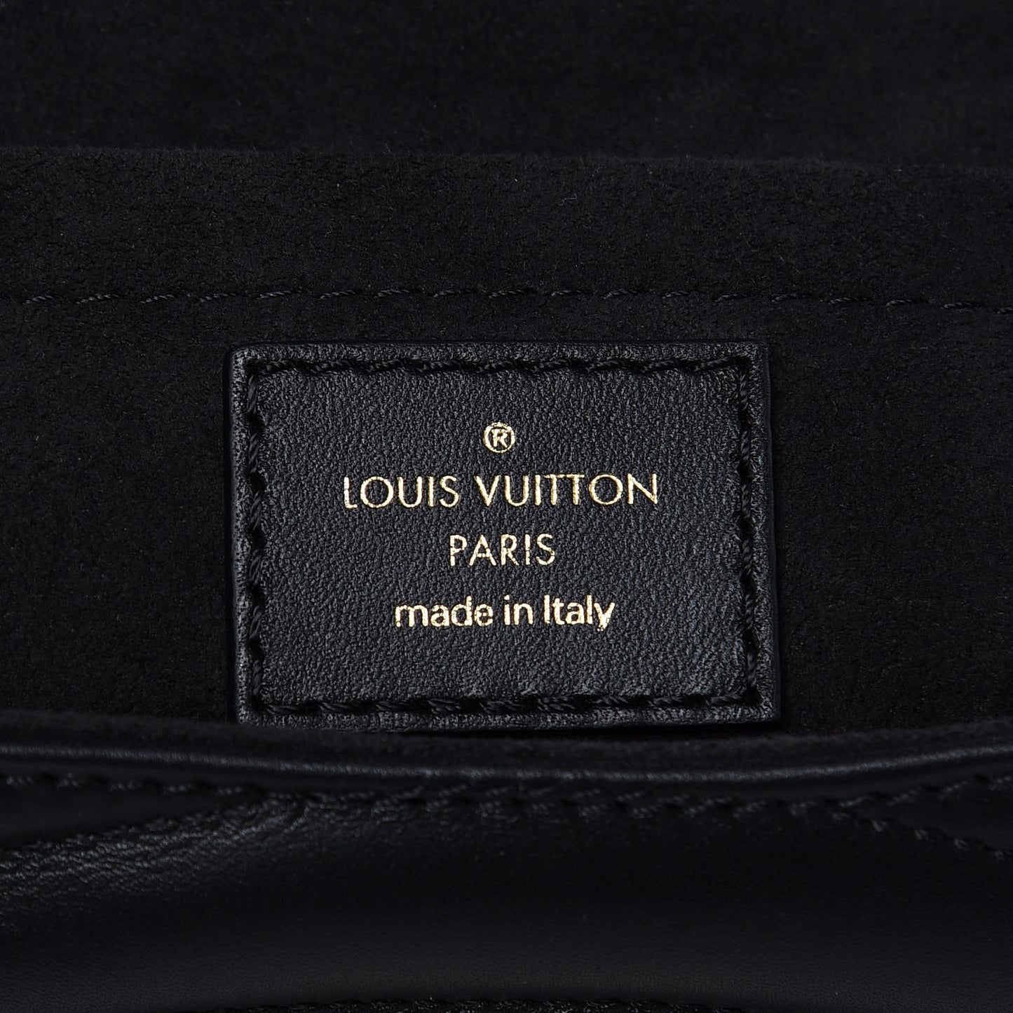 Calfskin Love Lock New Wave Chain MM Black