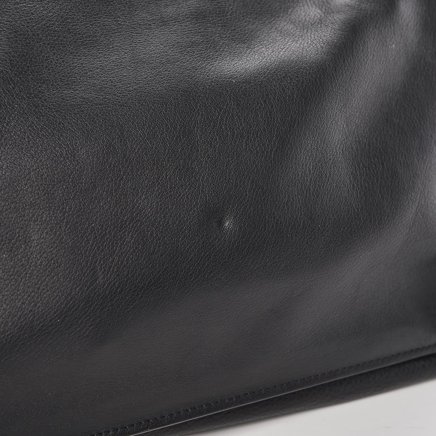Veau Papier Sight Clutch Black