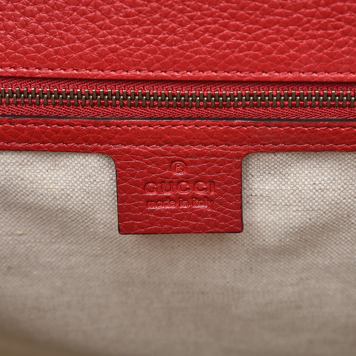 Calfskin Feline Medium GG Marmont Top Handle Bag Vulcanic Red