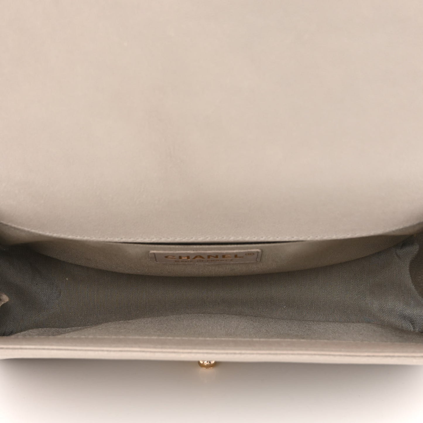 Caviar Quilted Medium Boy Flap Grey