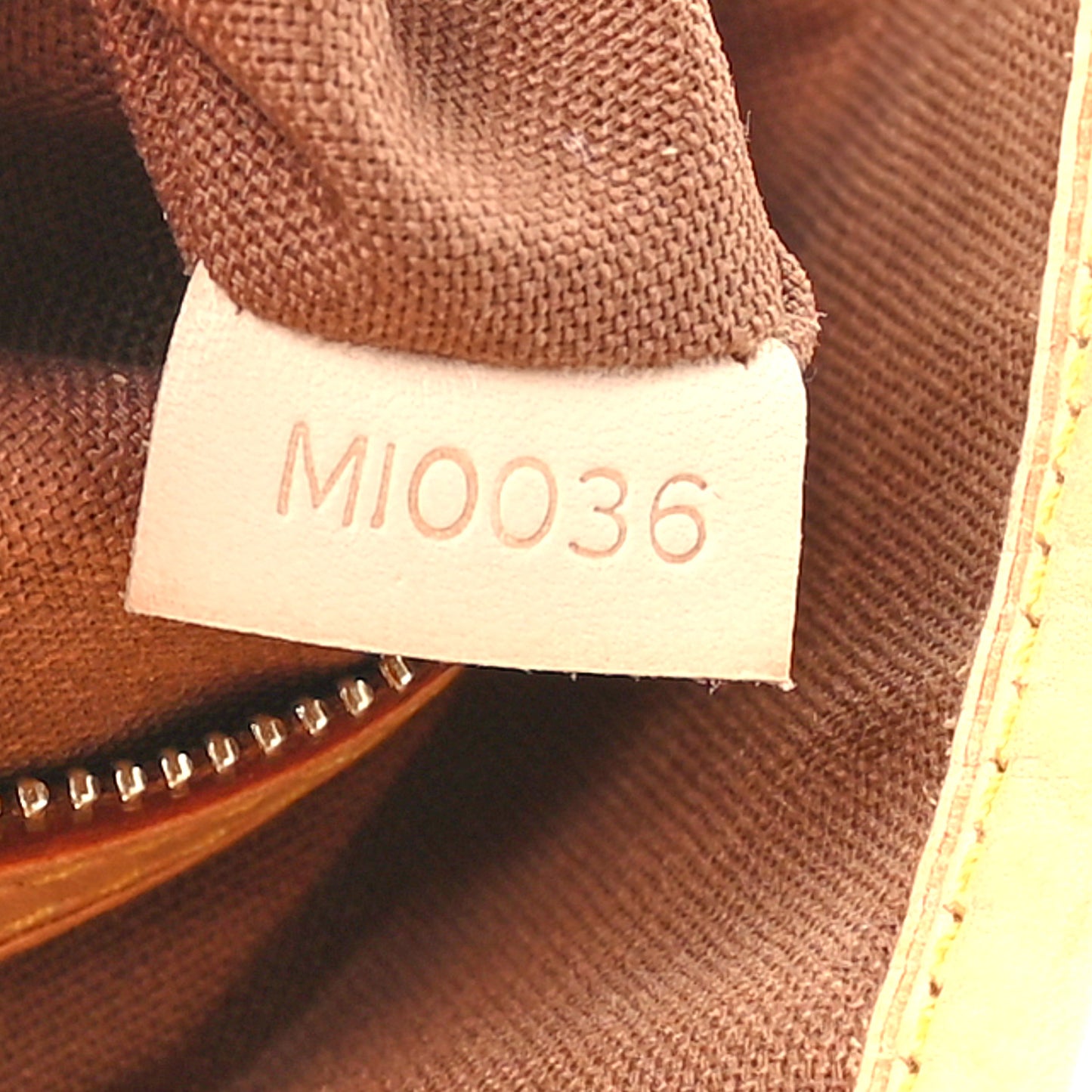 Monogram Batignolles Vertical