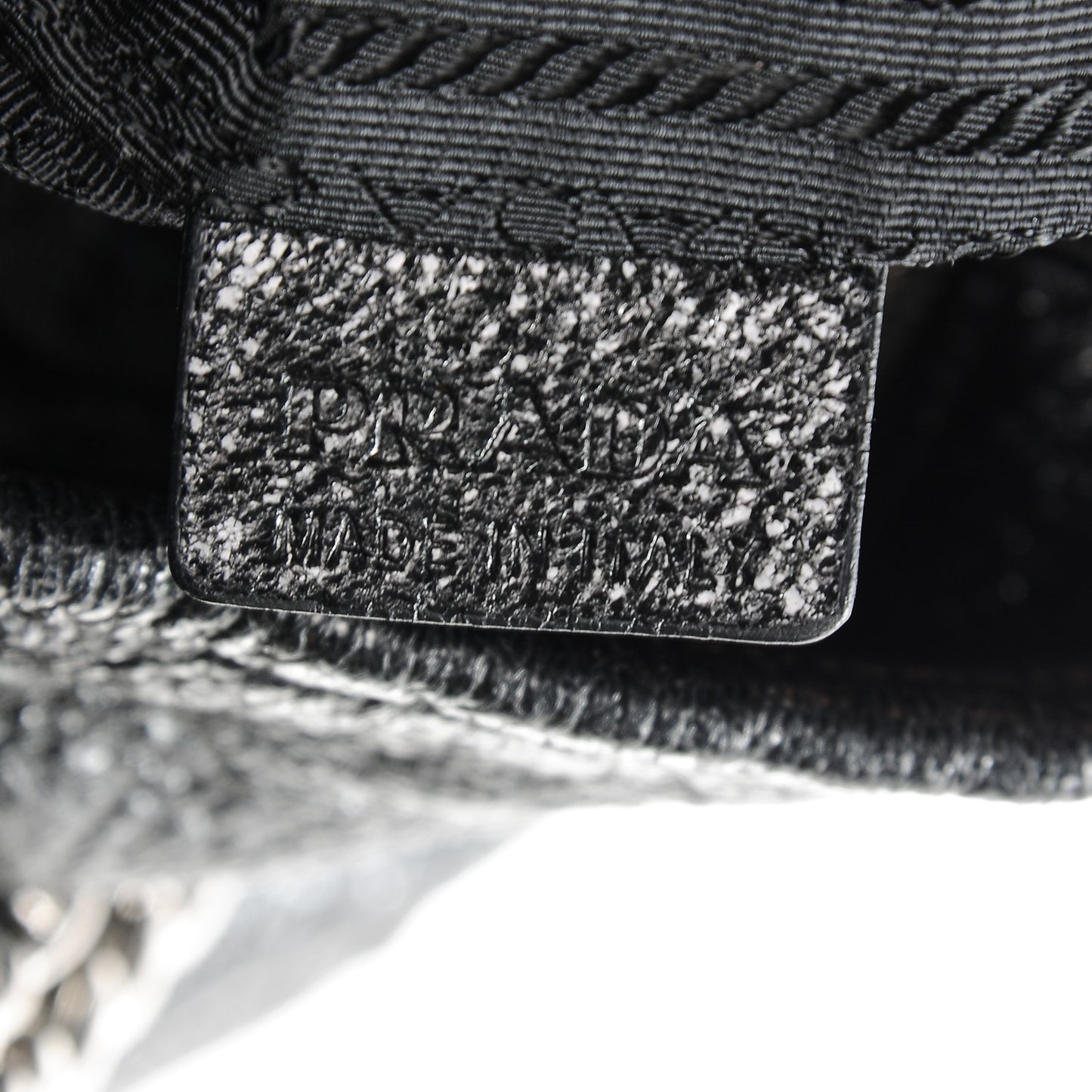 Cervo Lux Chain Shoulder Bag Nero Black