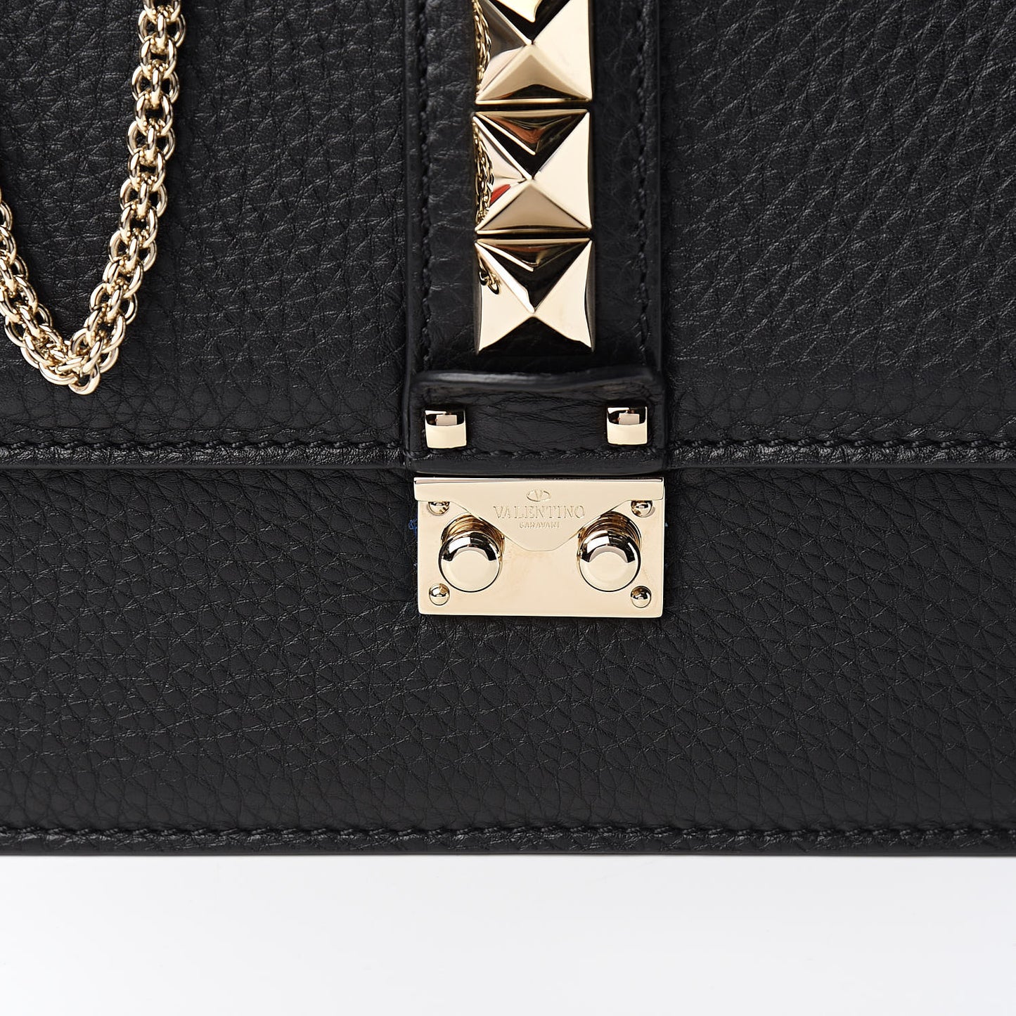 Pebbled Calfskin Medium Glam Lock Rockstud Flap Black