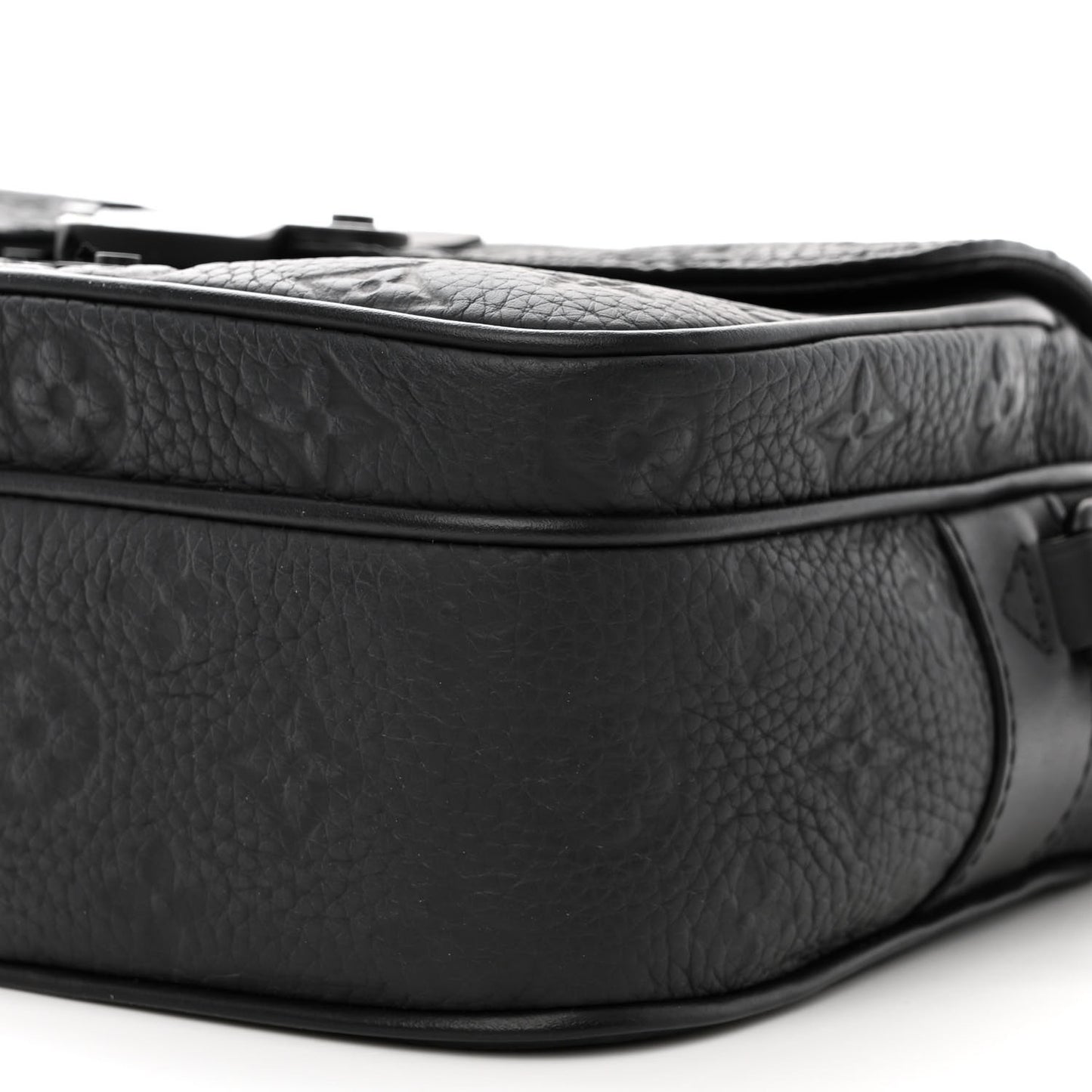 Taurillon Monogram S Lock Messenger Black