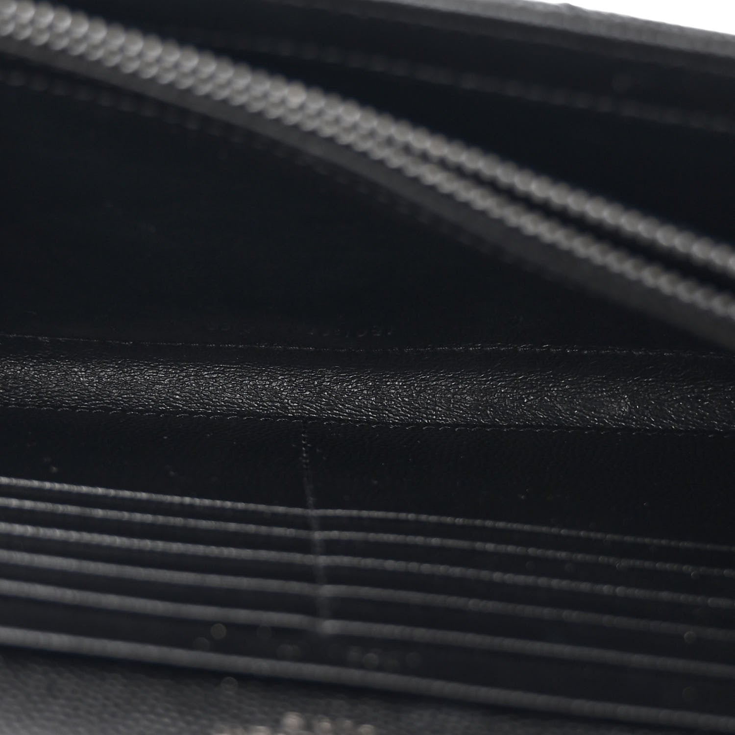 Saint Laurent Grain De Poudre Matelasse Chevron Monogram Monochrome Chain Wallet Black 5 of 11