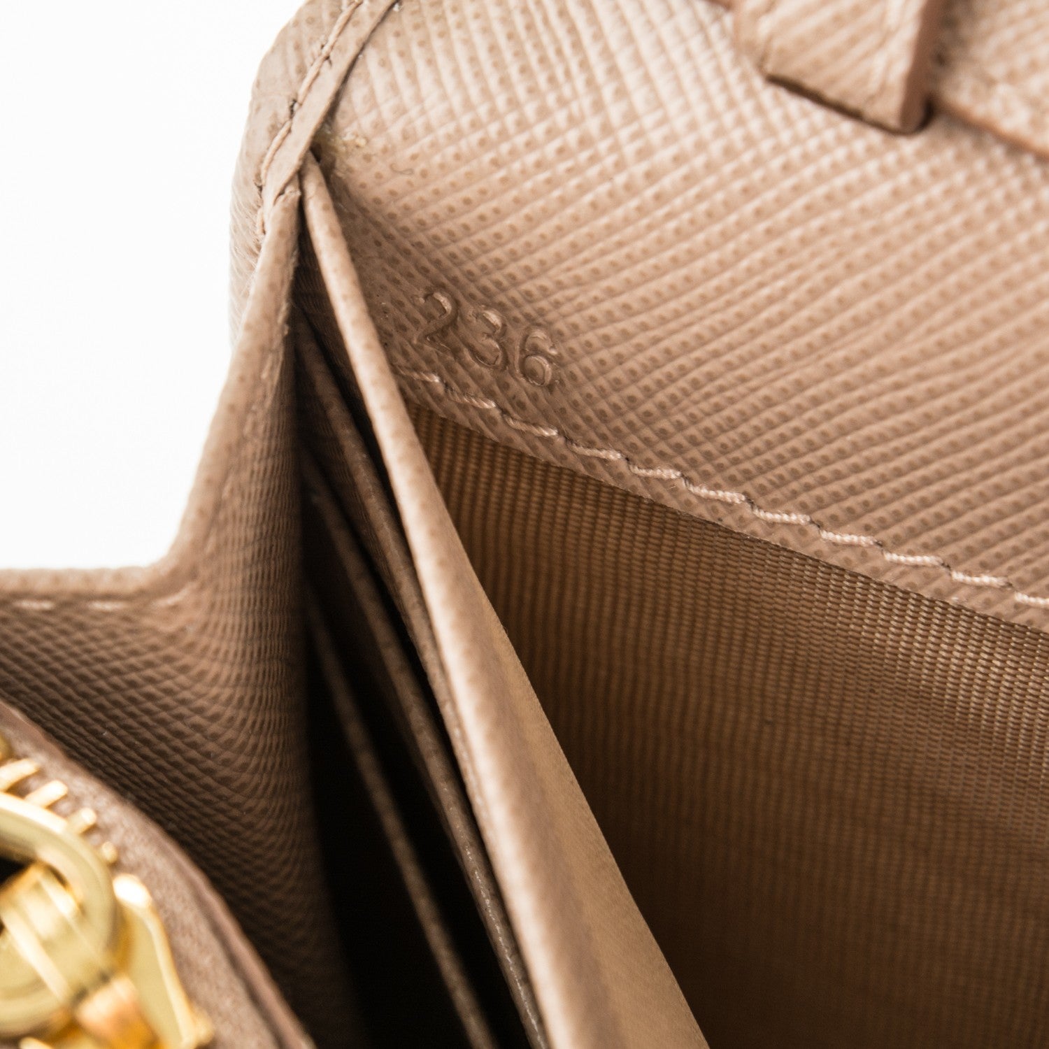 Prada Saffiano Metal Oro Chain Wallet Cammeo 7 of 8